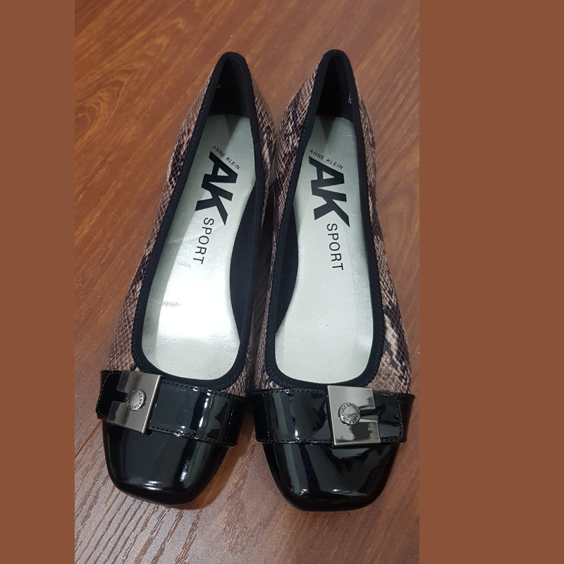 Giày búp bê AK Sport Size 6.5 USA