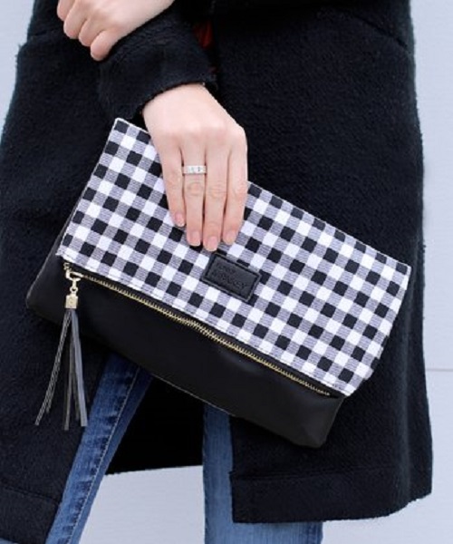 CLUTCH SỌC CARO ĐEN TRẮNG USA FUNKY MONKEY