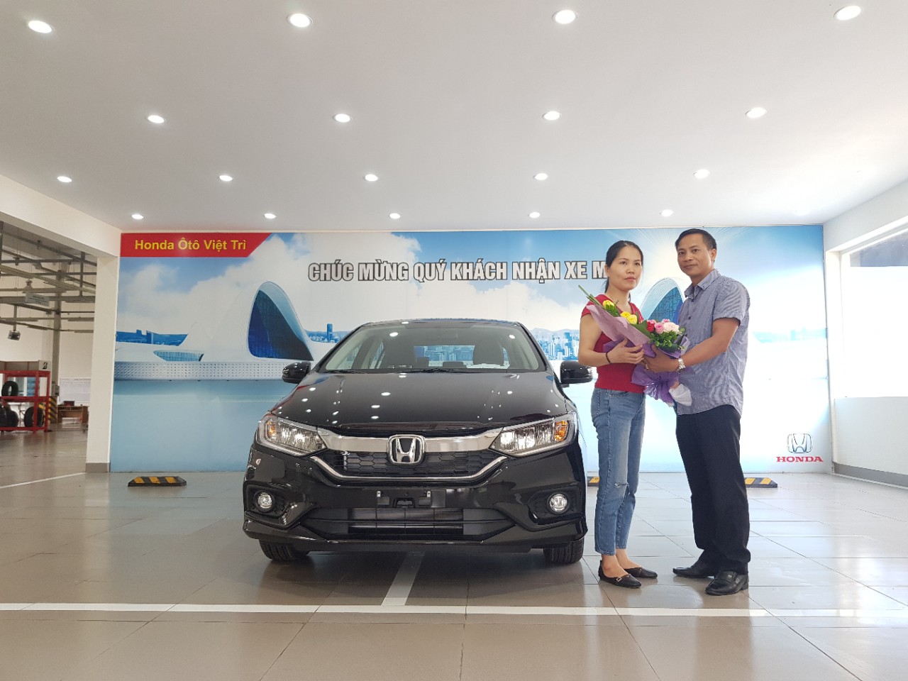 Honda Ô tô Việt Trì bàn giao xe Honda City TOP cho chị Nguyễn Thị Mai Hương - Thanh Thủy - Phú Thọ