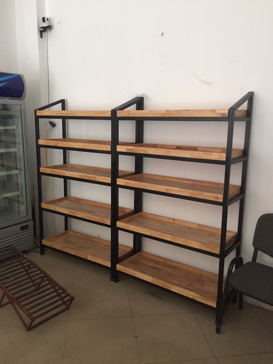 CHUYÊN SẢN XUẤT GIÁ KỆ TRƯNG BÀY SẢN PHẨM MẪU CHO CỬA HÀNG, SHOWROOM - XƯỞNG CƠ KHÍ THEO YÊU CẦU TPPGROUP