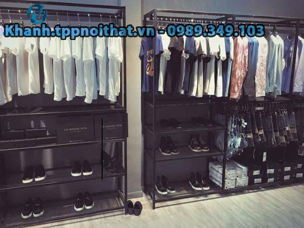 mau-gia-ke-teo-quan-ao-shop-thoi-trang-dep-tai-ha-noi