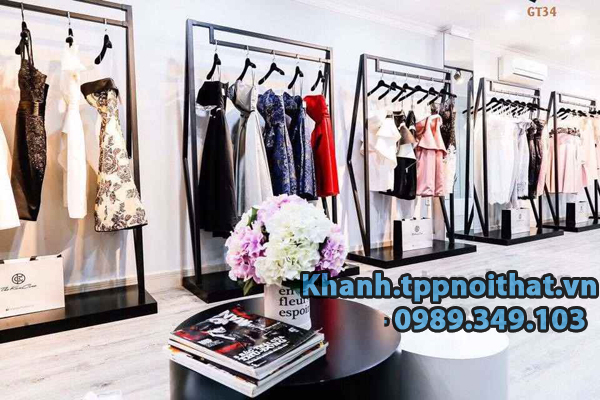 mau-gia-ke-teo-quan-ao-shop-thoi-trang-dep-tai-ha-noi