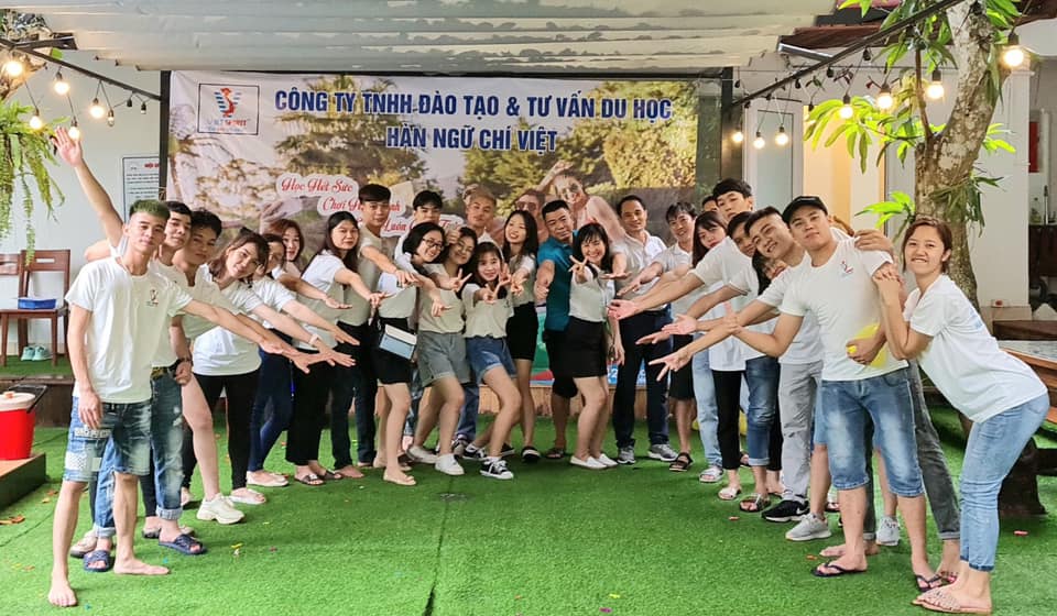 DÃ NGOẠI CÙNG CÁC BẠN TRẺ CỦA HÀN NGỮ CHÍ VIỆT.