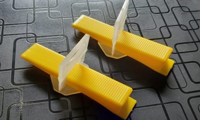 KE NHỰA CÂN BẰNG