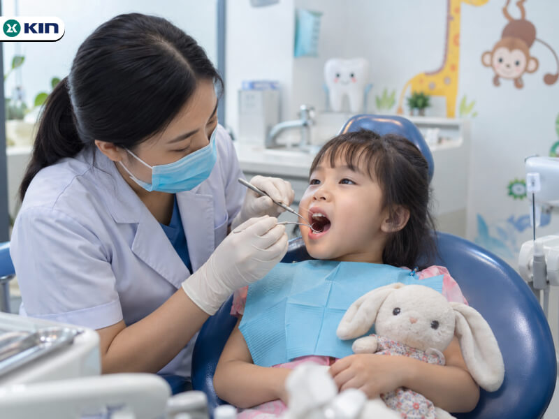 Nên cho trẻ kiểm tra răng định kì