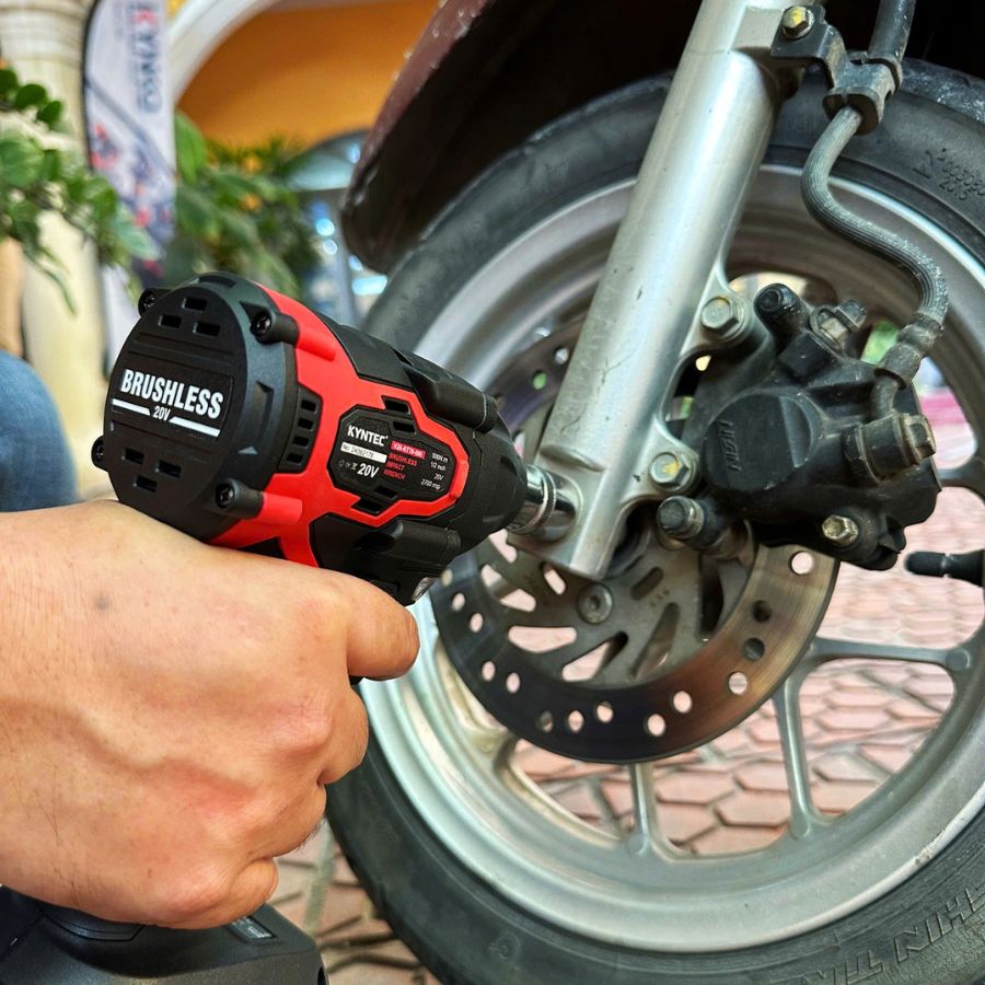 THÂN MÁY SIẾT ỐC PIN KYNTEC KT70 - 500