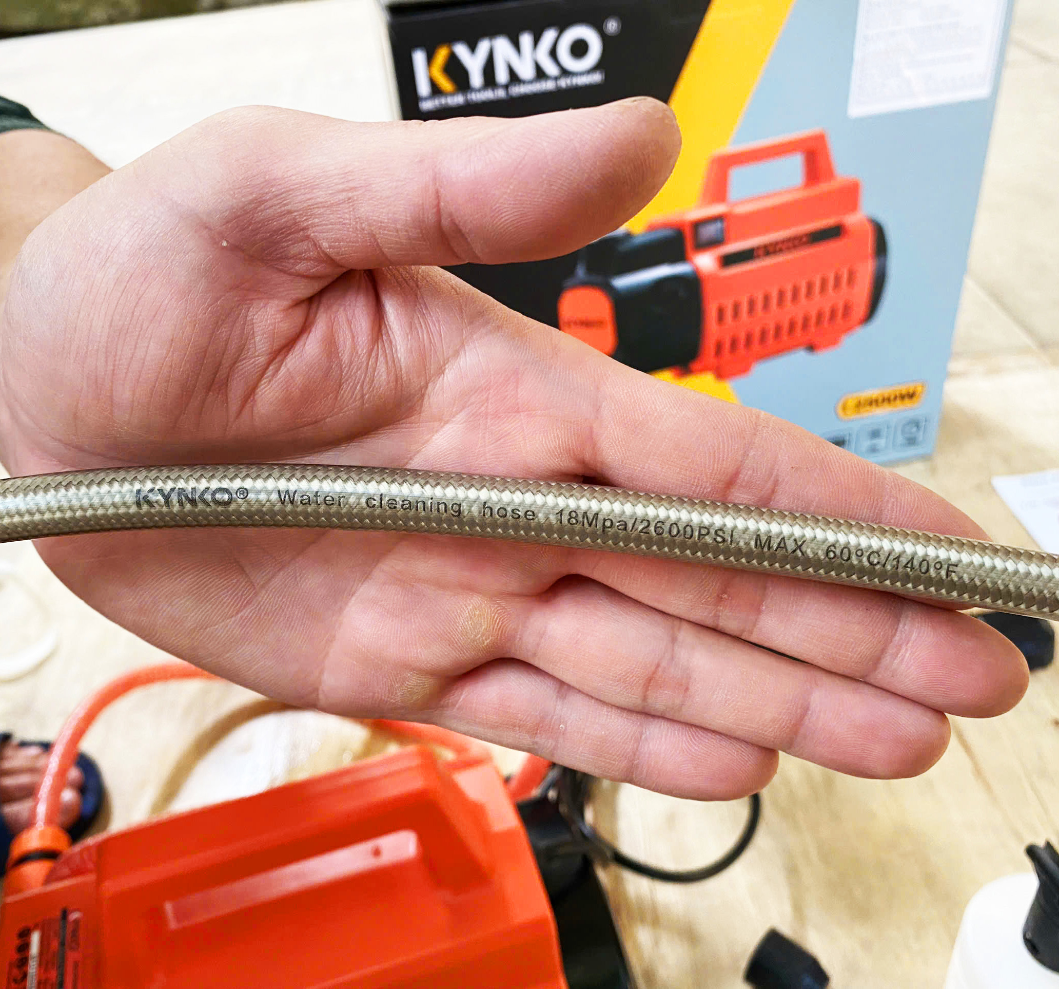 MÁY RỬA XE CHUYÊN DỤNG KYNKO KW04
