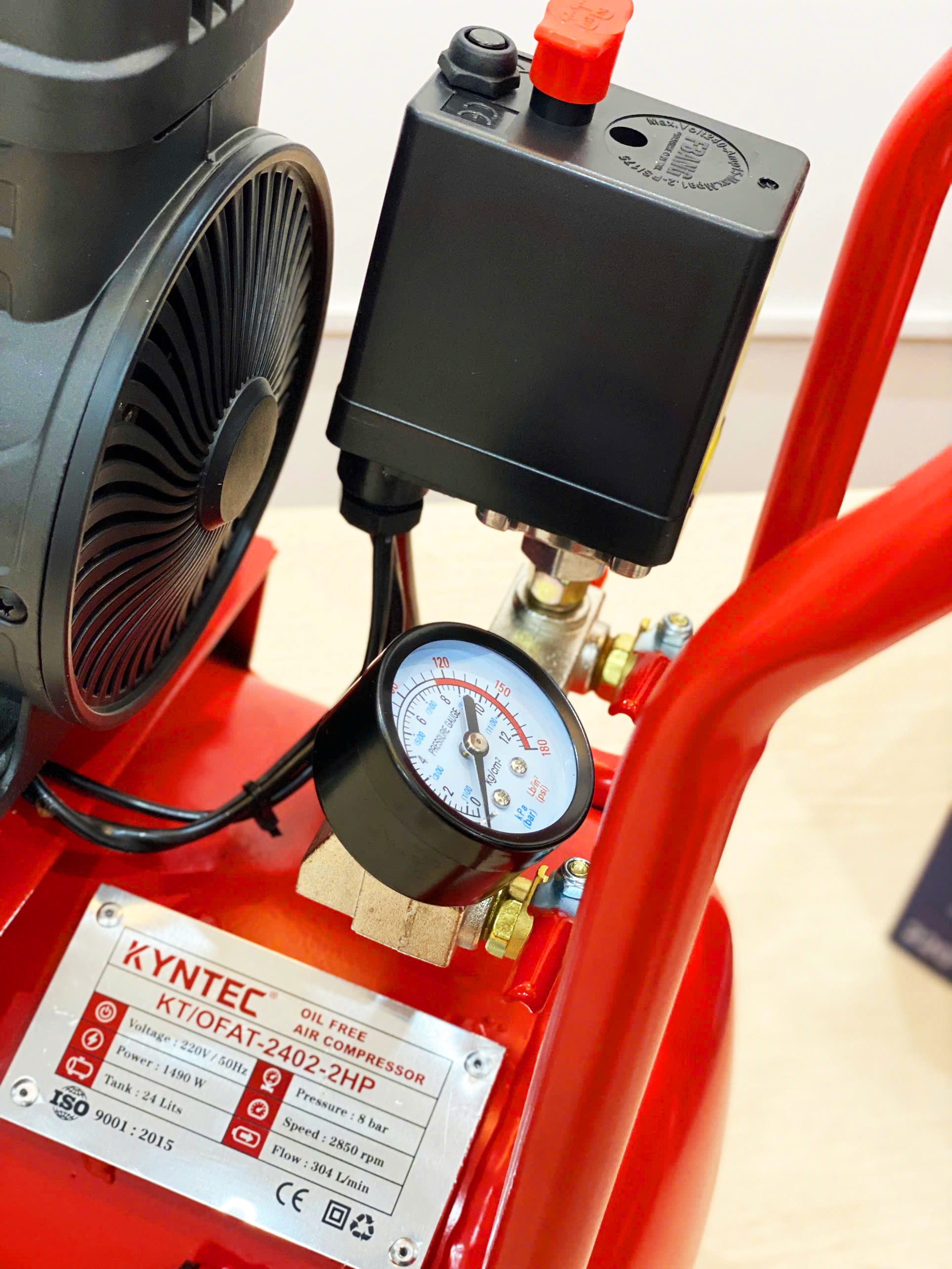 MÁY NÉN KHÍ SẠCH KYNTEC KT/OFAT - 2402 - 2HP