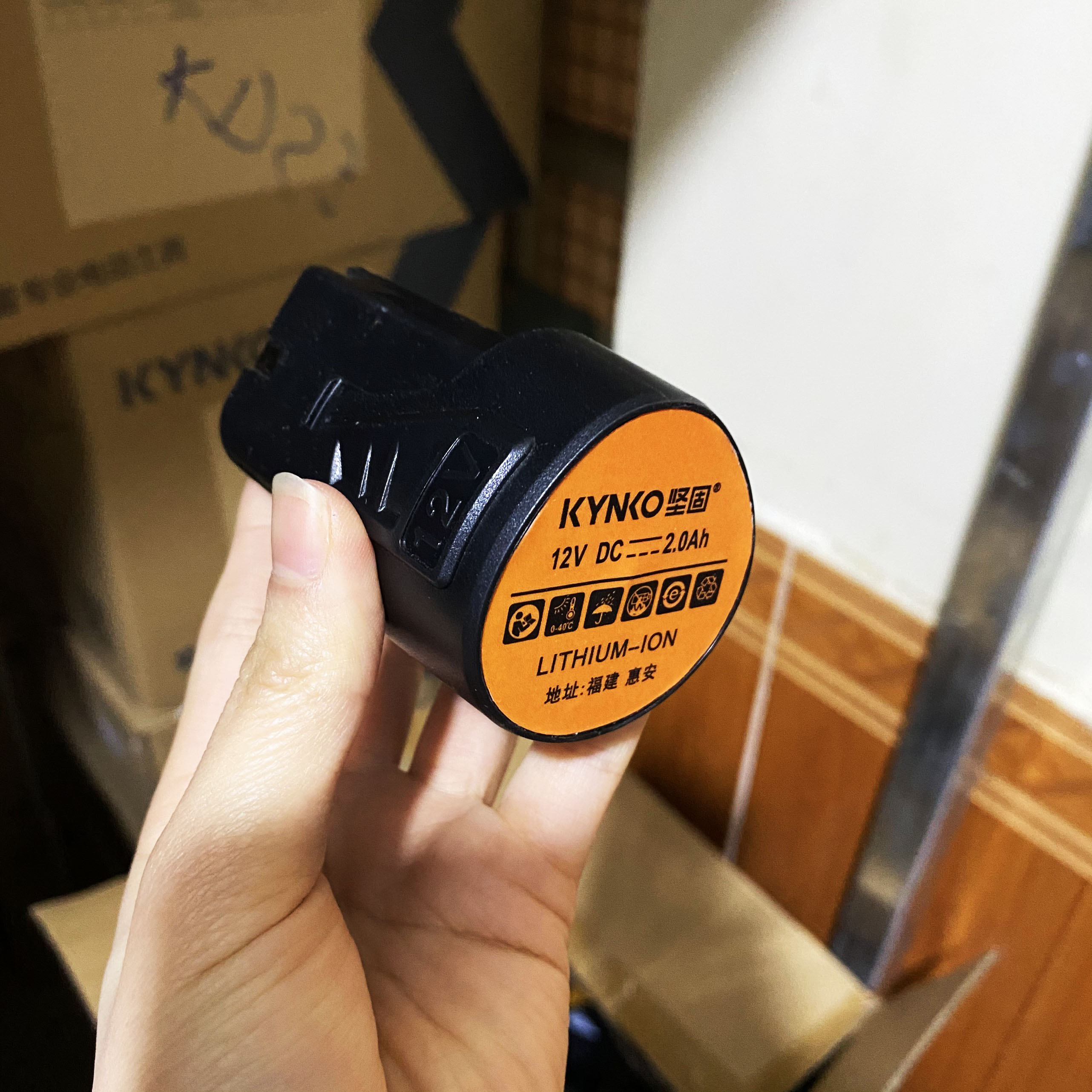 Kynko Flashlight PIN KYNKO CHÍNH HÃNG - LI-ION 12V 2.0AH 3 CELL CHO MÁY KD89