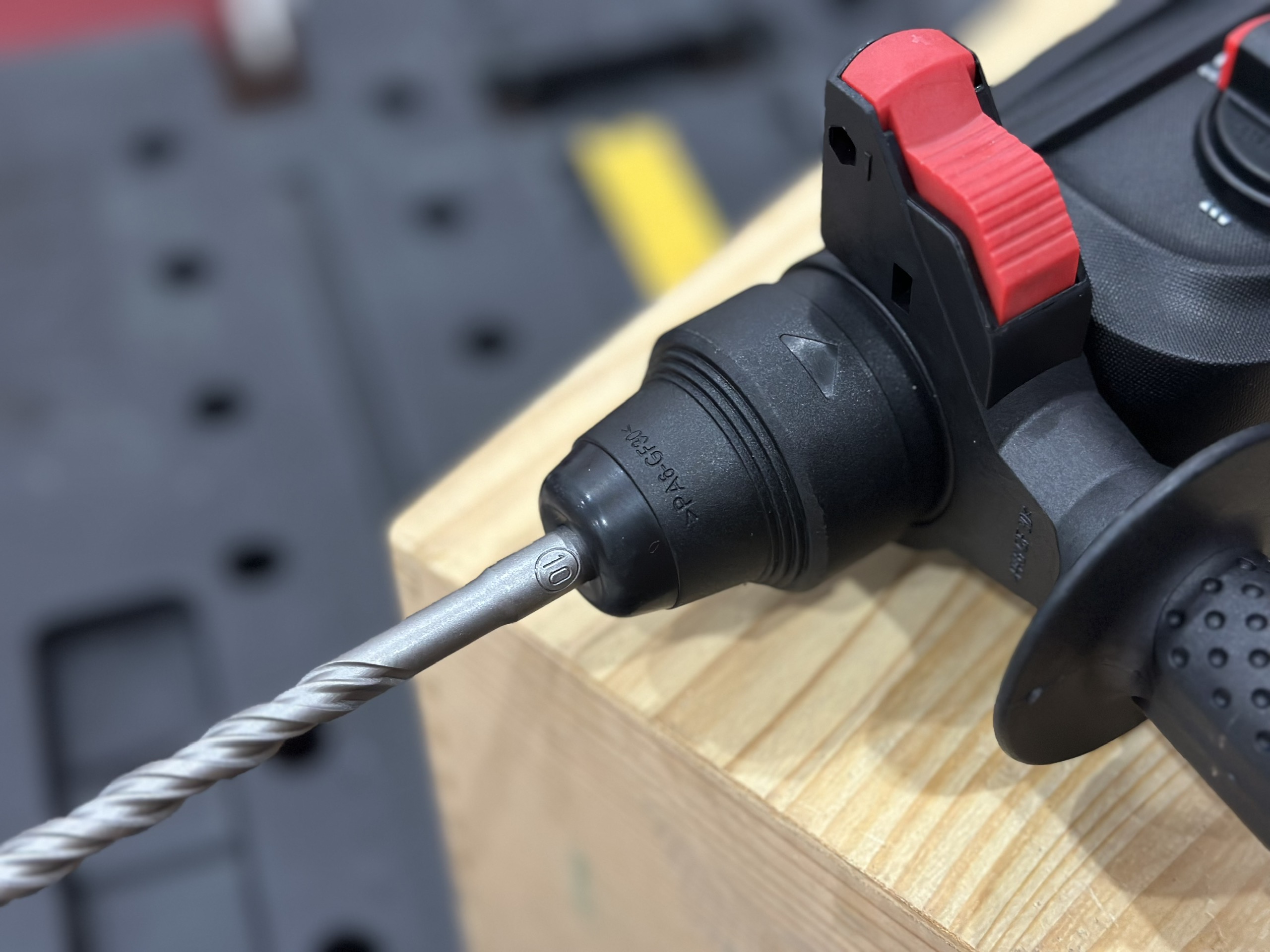 THÂN MÁY KHOAN BÊ TÔNG PIN KYNTEC KT52 - 26 (KHÔNG GỒM PIN)