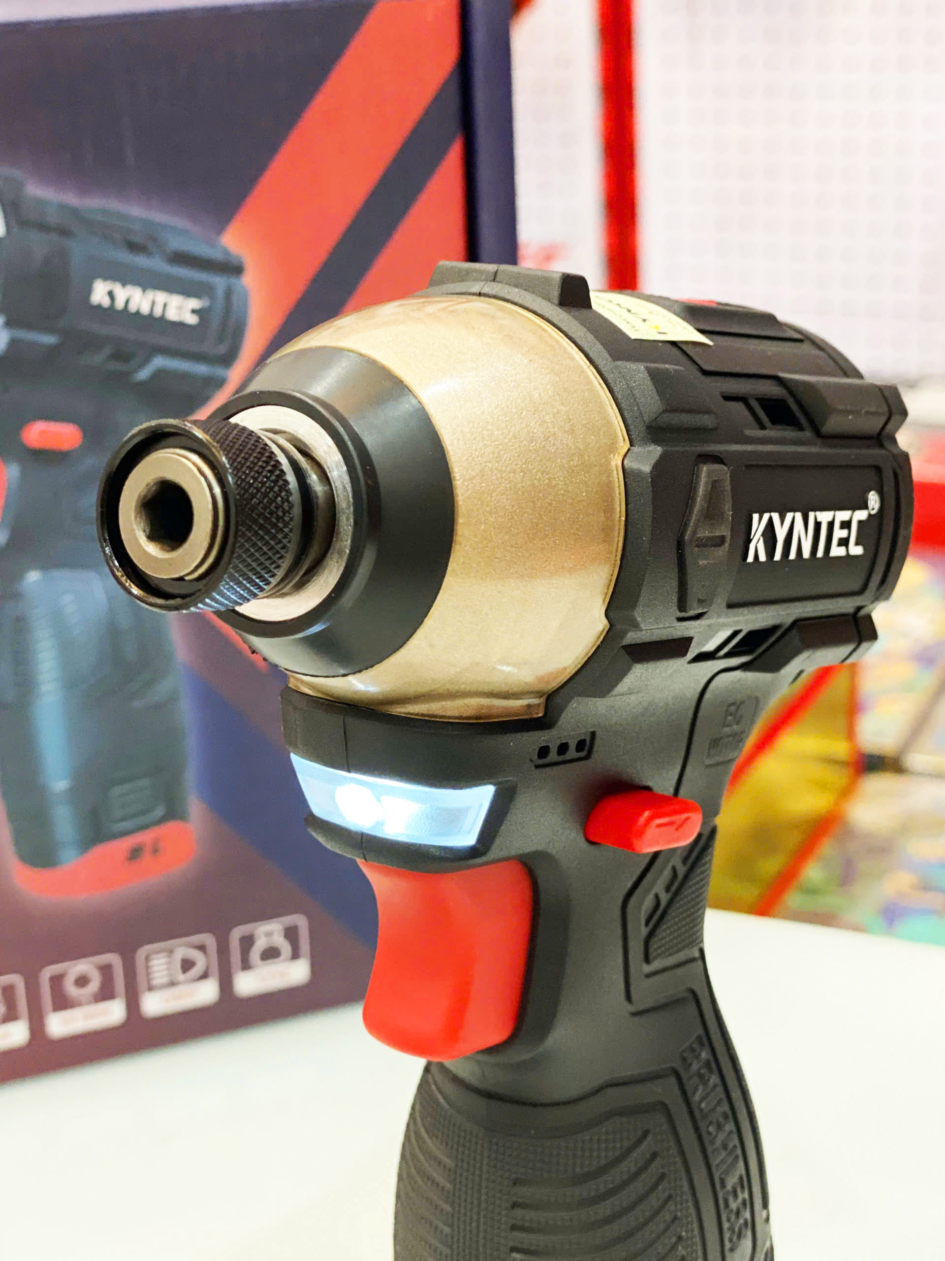 BỘ CHUYÊN BẮT VÍT PIN 16V KYNTEC KT63 - 180