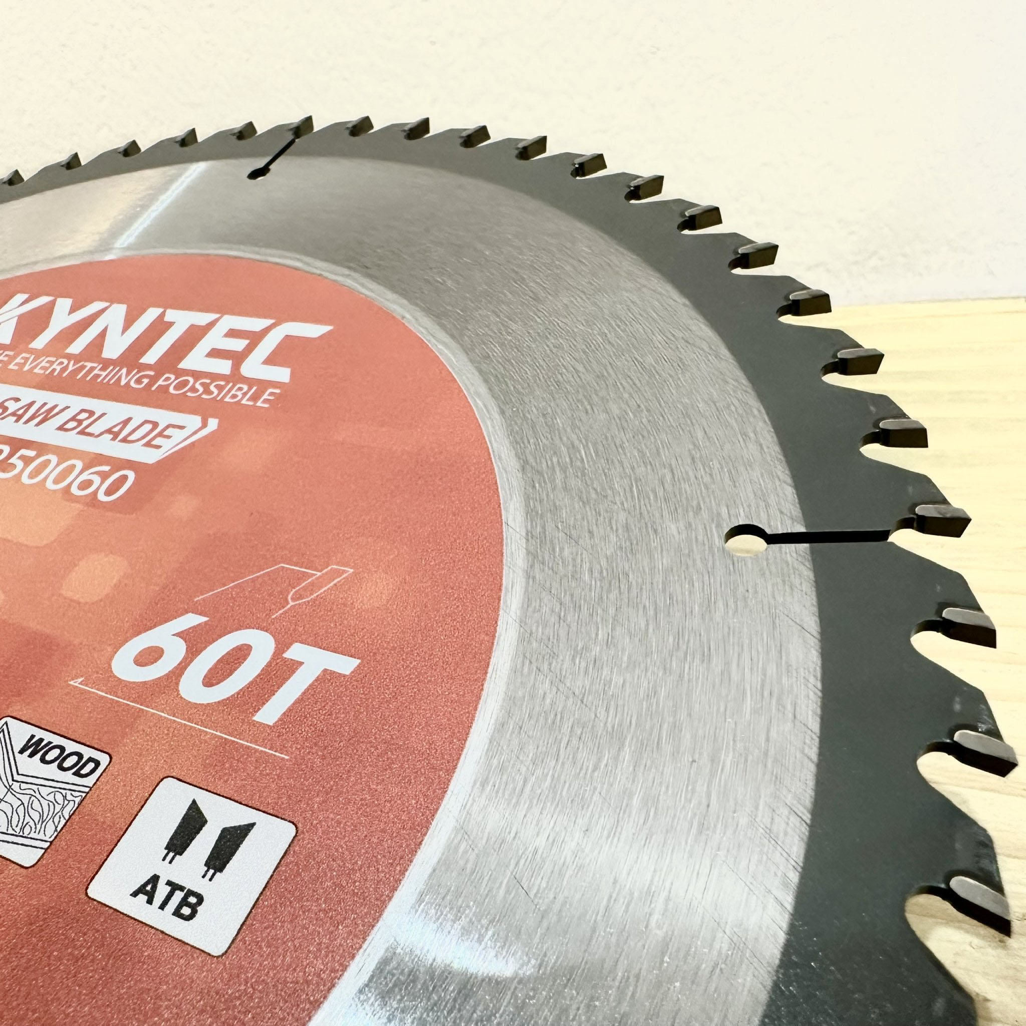 LƯỠI CƯA GỖ TCT 250MM 60 RĂNG KYNTEC WCKT250060