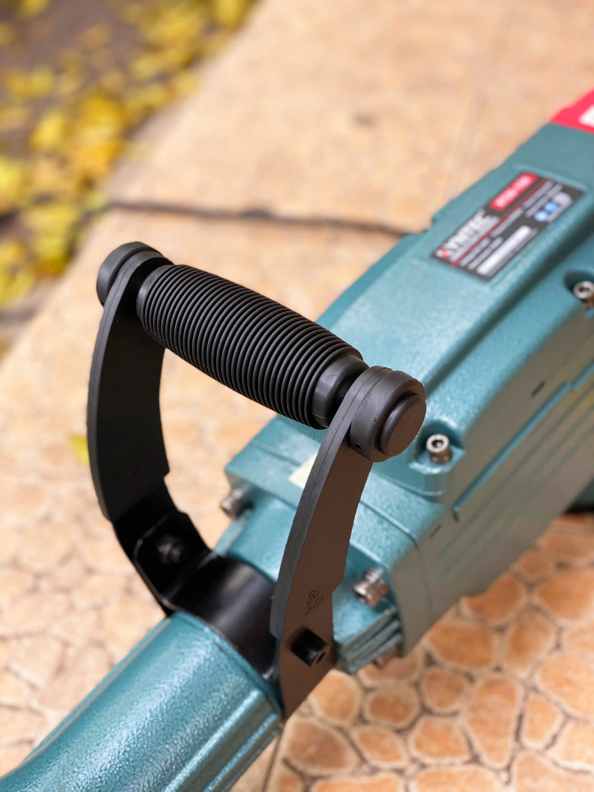 MÁY ĐỤC BÊ TÔNG KYNTEC KT26
