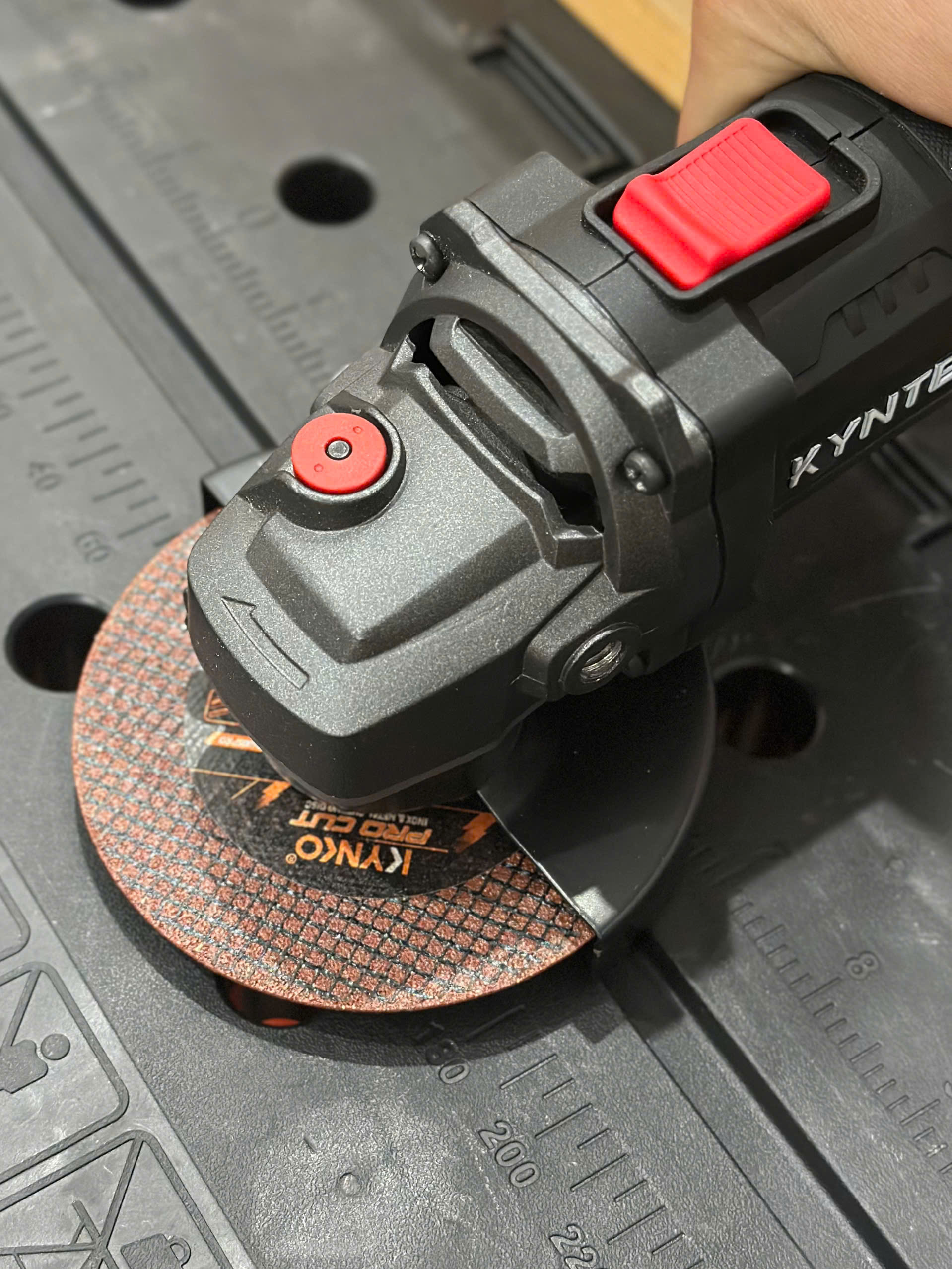 ĐÁ CẮT 107 CAO CẤP CHÍNH HÃNG KYNKO CSA04005PRO SIÊU BỀN