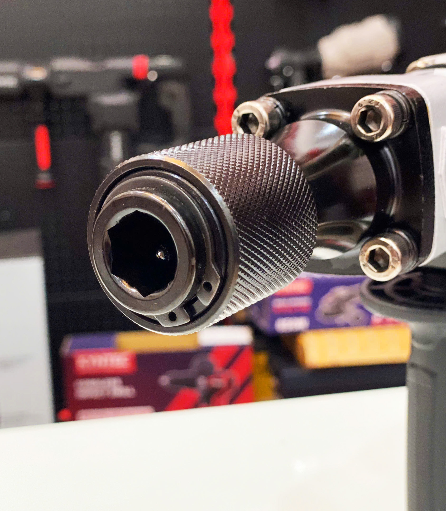 MÁY ĐỤC BÊ TÔNG KYNTEC - KT24 - 35