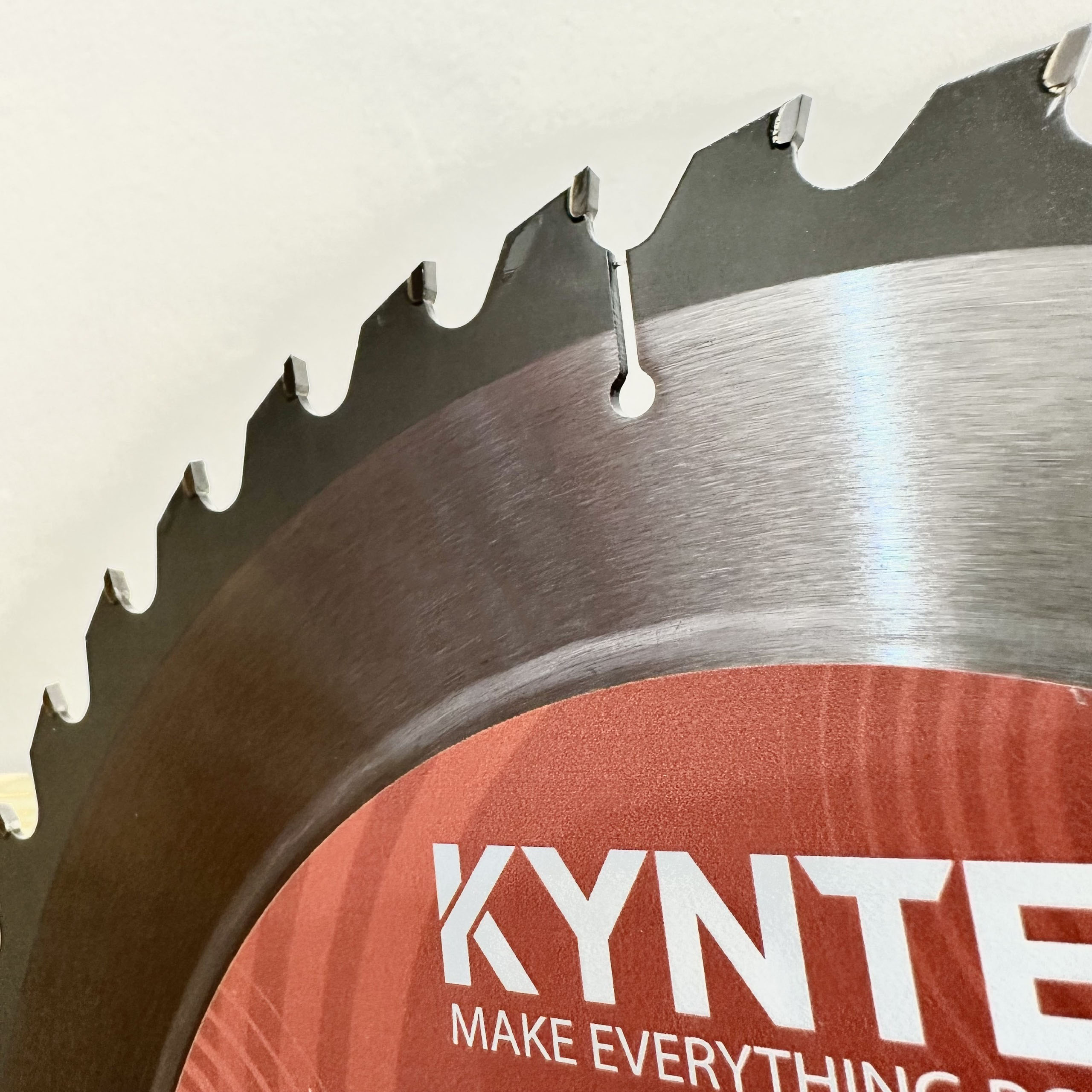 LƯỠI CƯA GỖ TCT 250MM 40 RĂNG KYNTEC WCKT250040