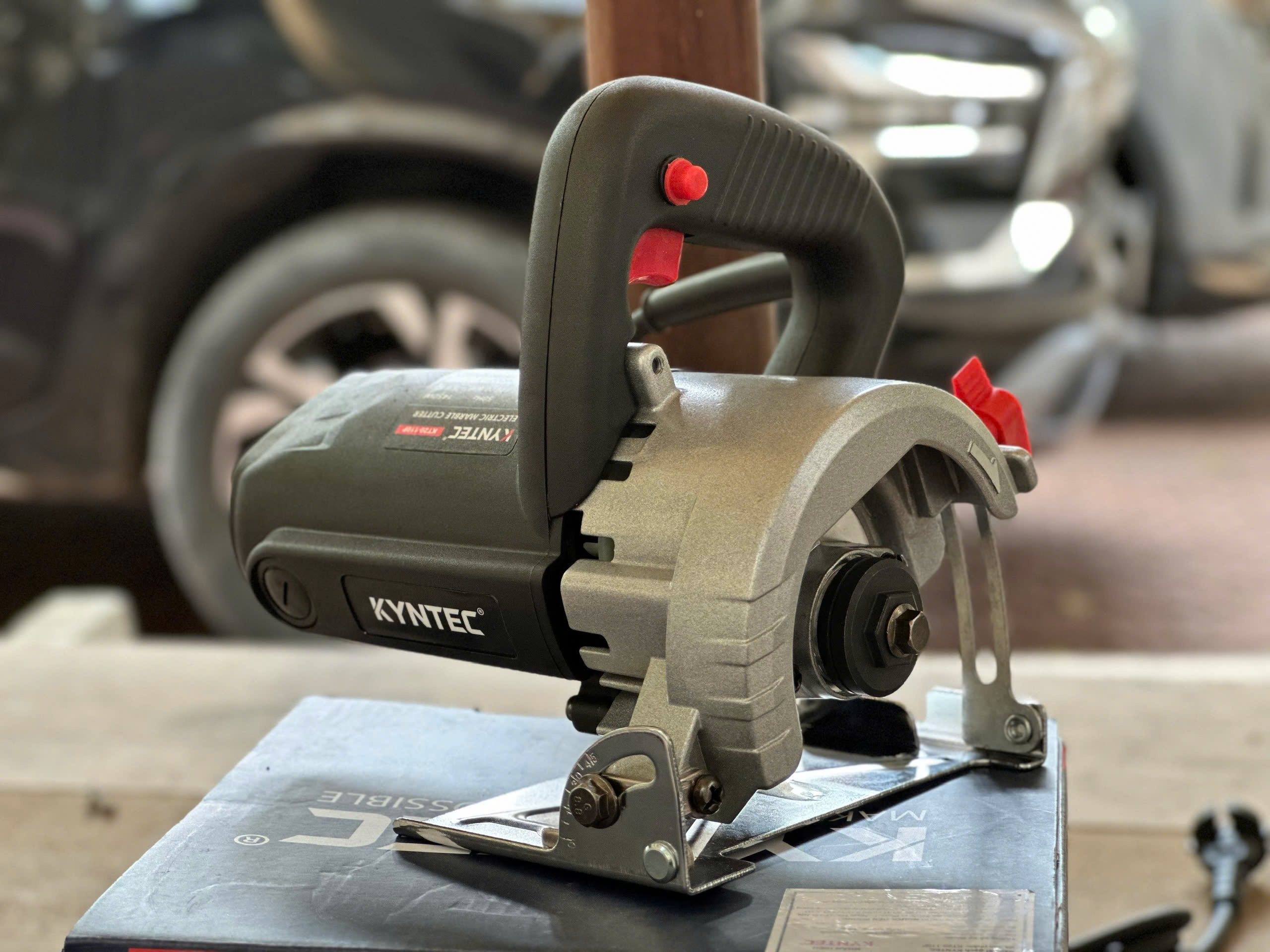 MÁY CẮT GẠCH KYNTEC KT20 - 110P