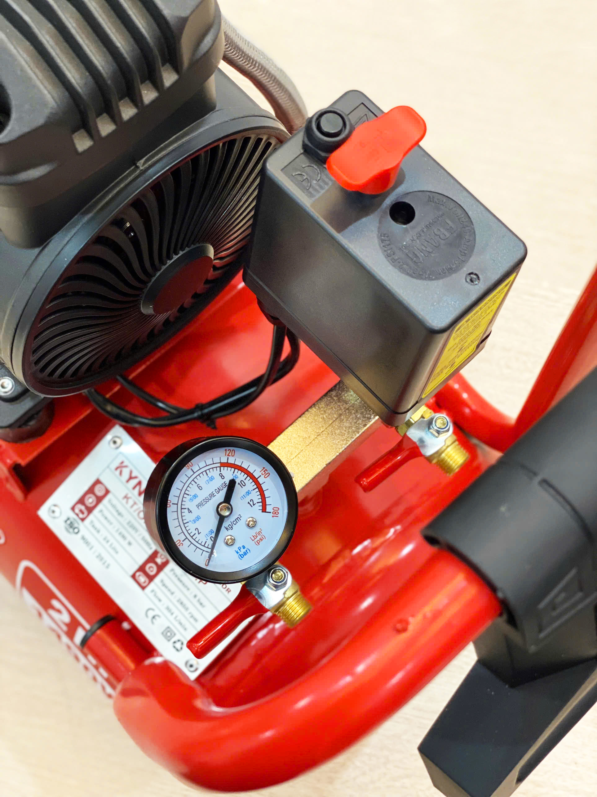 MÁY NÉN KHÍ SẠCH KYNTEC KT/OFAT - 2402 - 2HP
