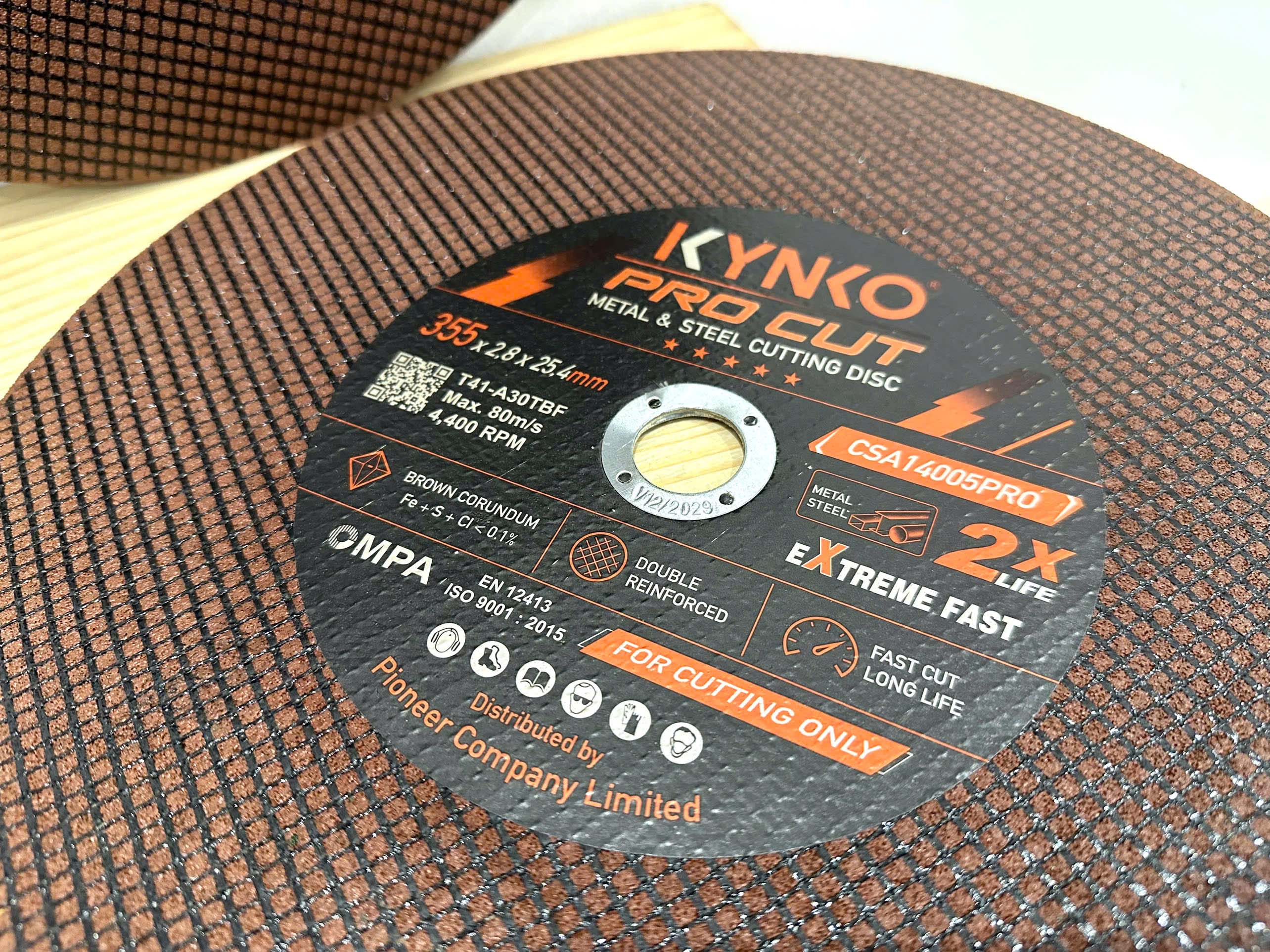ĐÁ CẮT KIM LOẠI 355 CHÍNH HÃNG KYNKO CSA14005PRO