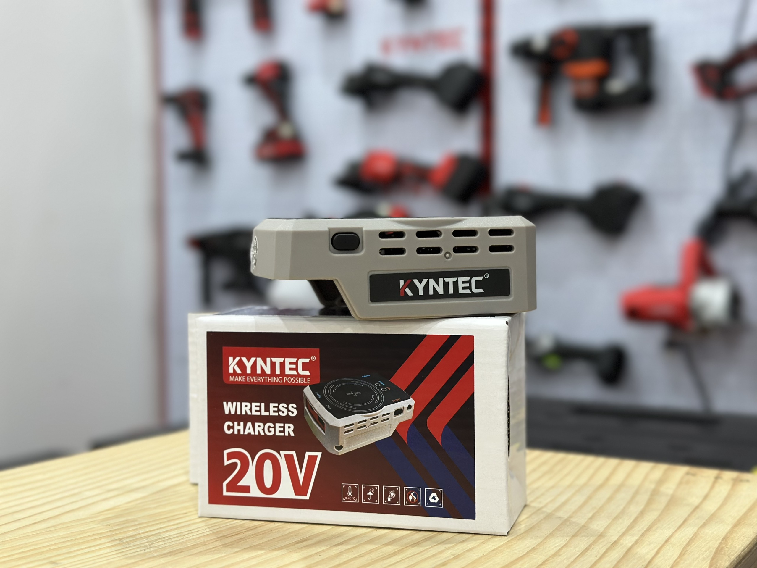 DOCK SẠC KHÔNG DÂY KYNTEC