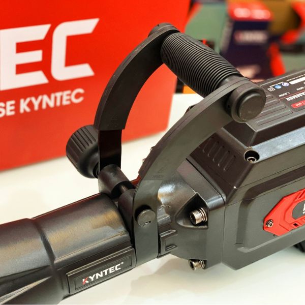 MÁY ĐỤC BÊ TÔNG KYNTEC - KT11 - 65A