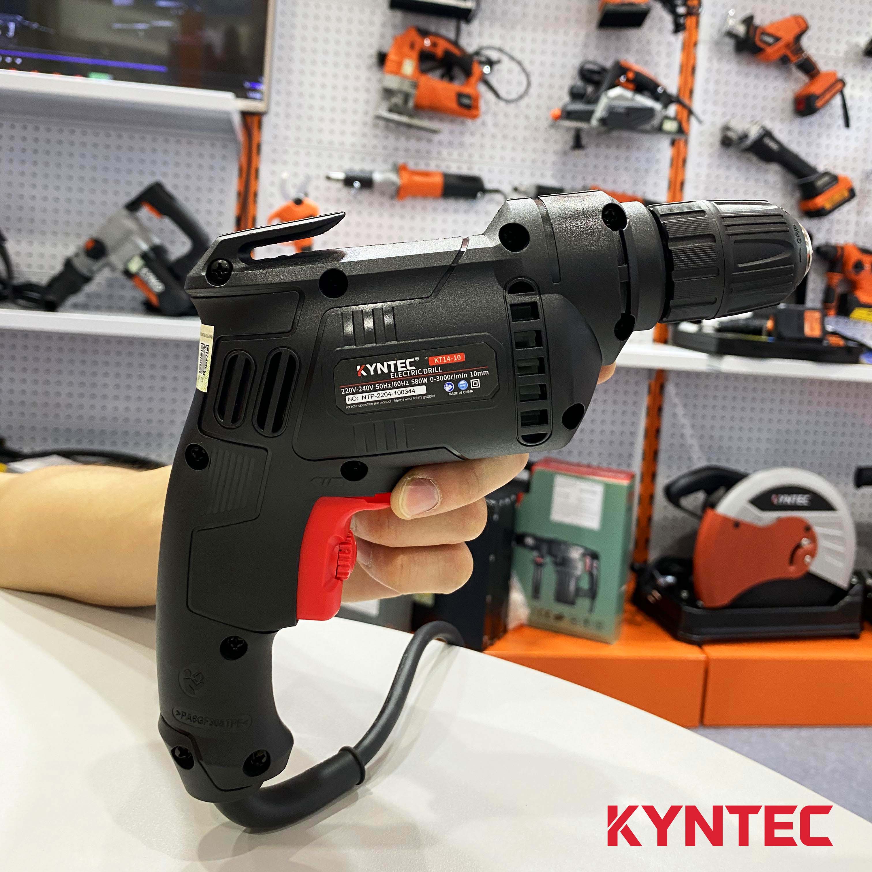 MÁY KHOAN CẦM TAY KYNTEC KT14 - ĐẦU MANG RANH NHỰA