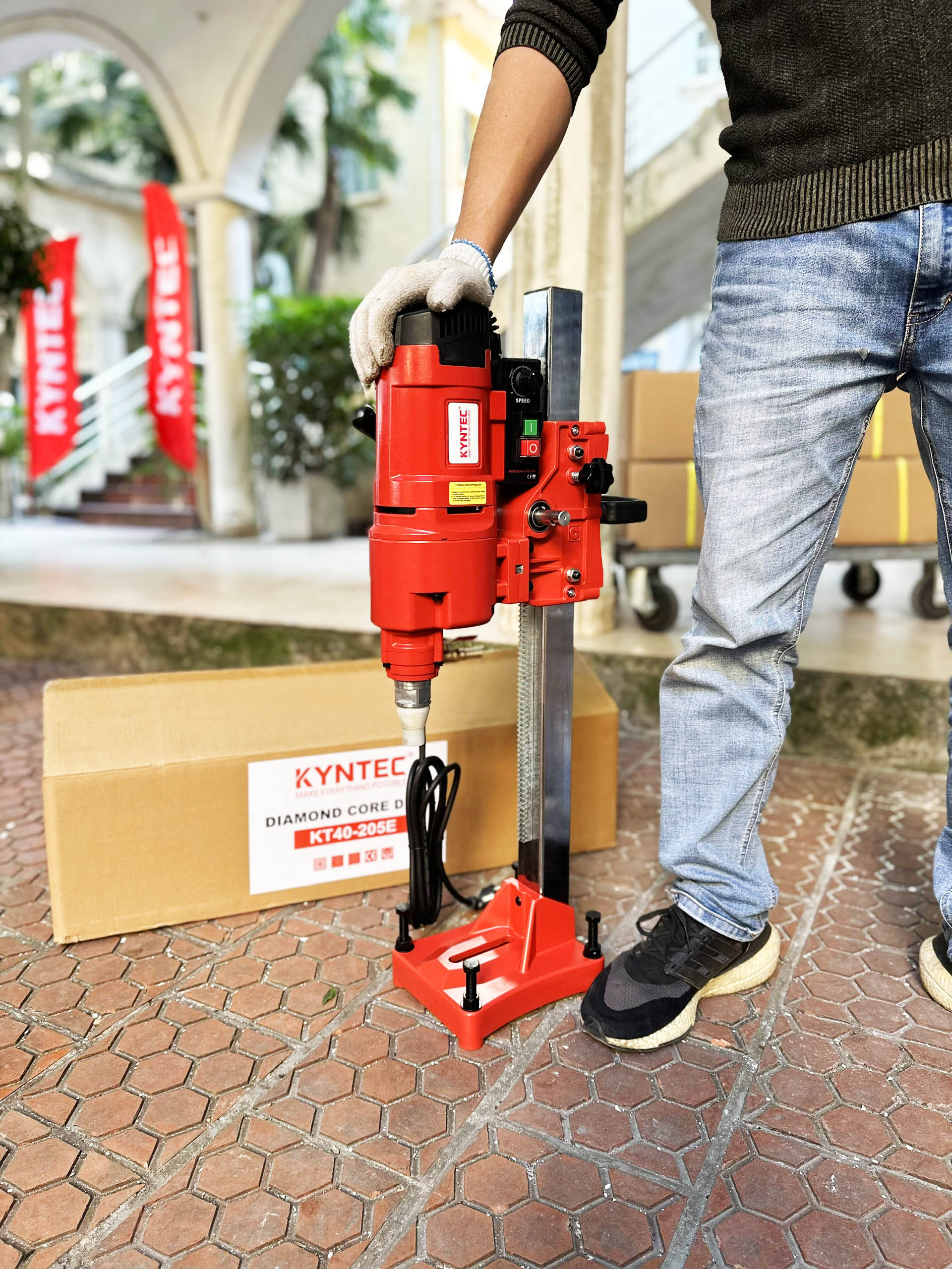 MÁY KHOAN RÚT LÕI KYNTEC KT40-205E