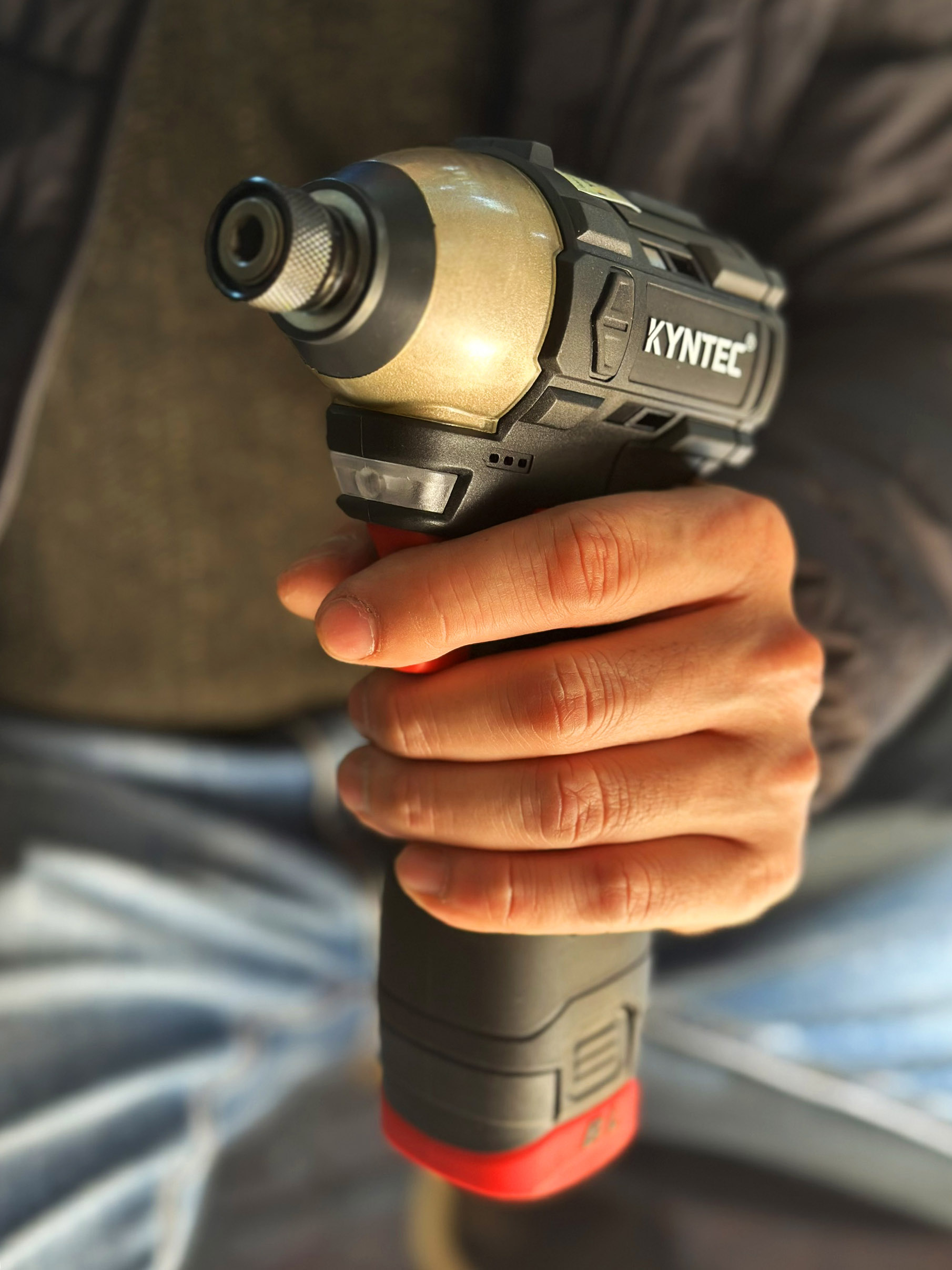 BỘ CHUYÊN BẮT VÍT PIN 16V KYNTEC KT63 - 180