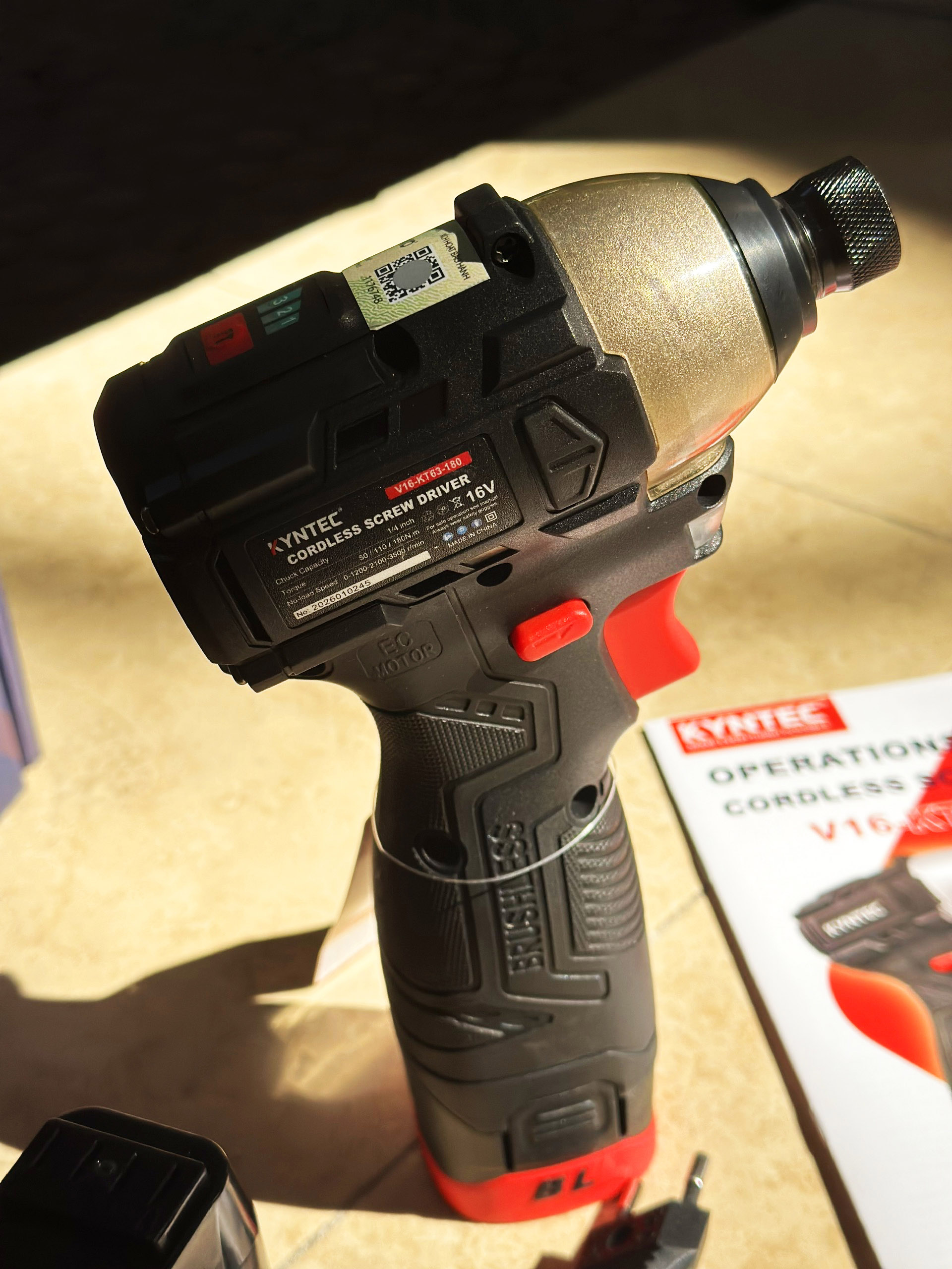 BỘ CHUYÊN BẮT VÍT PIN 16V KYNTEC KT63 - 180