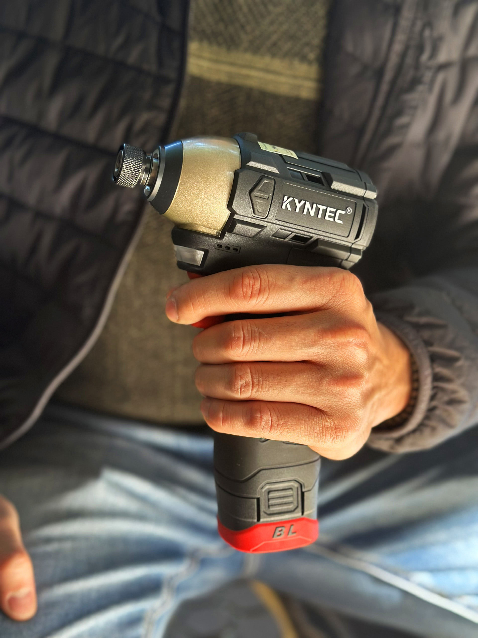 BỘ CHUYÊN BẮT VÍT PIN 16V KYNTEC KT63 - 180