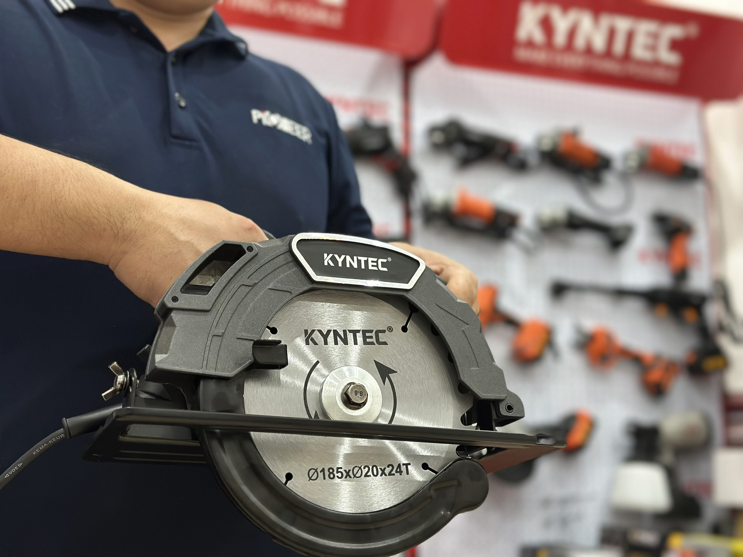 MÁY CƯA ĐĨA CƯA GỖ CẦM TAY KYNTEC KT17 - 185