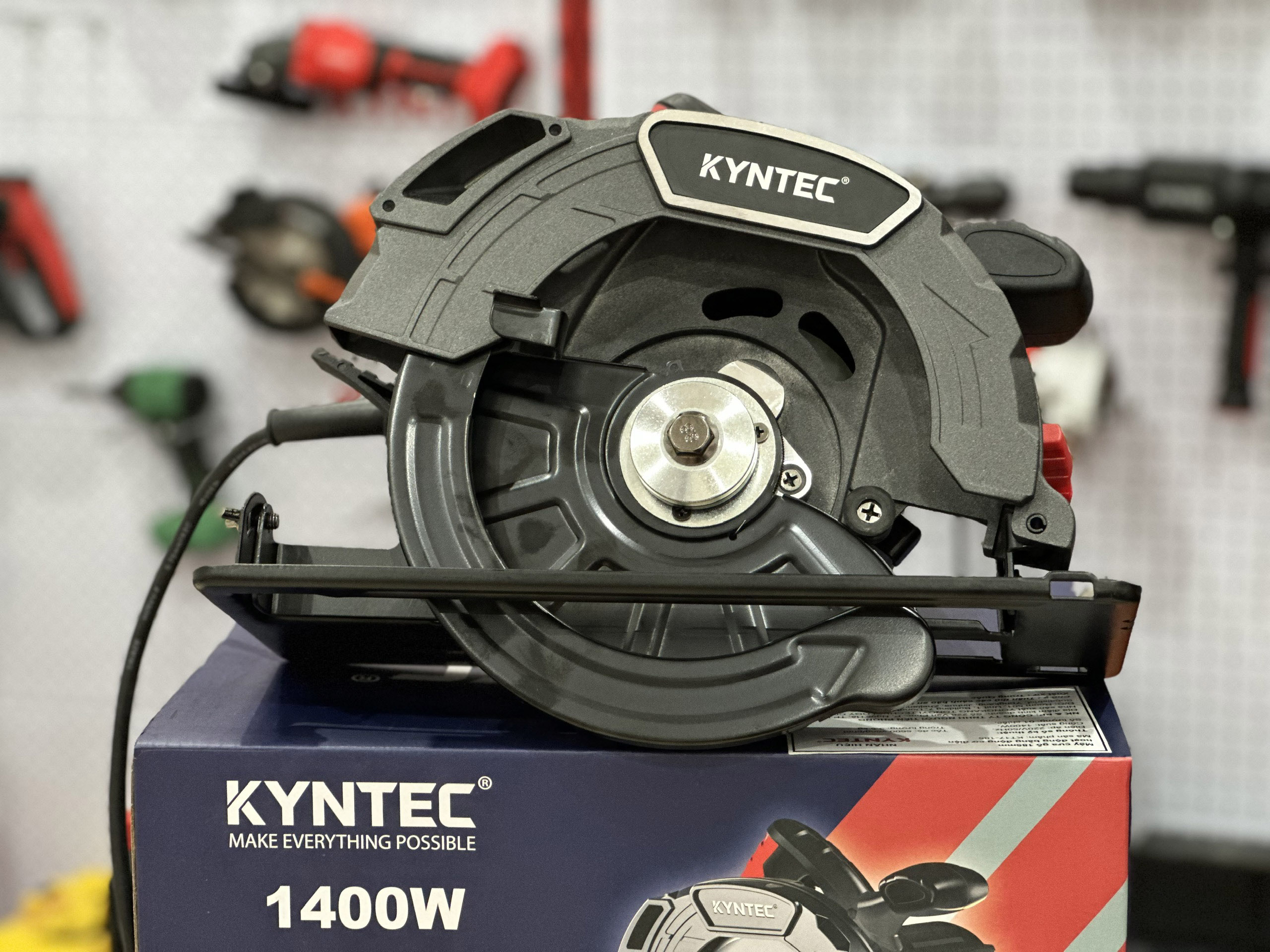 MÁY CƯA ĐĨA CƯA GỖ CẦM TAY KYNTEC KT17 - 185