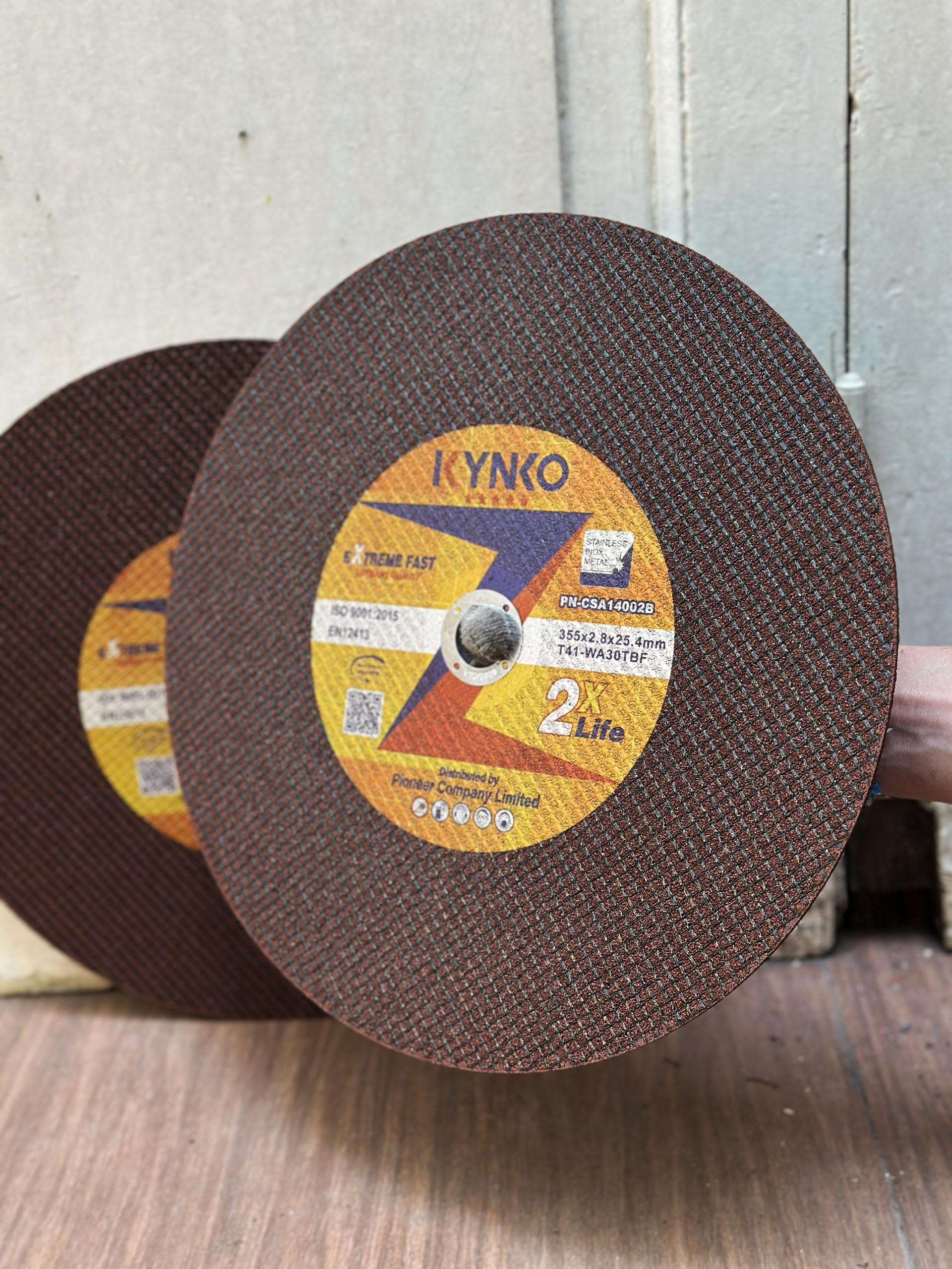 ĐÁ CẮT 355 CAO CẤP CHÍNH HÃNG KYNKO PN - CSA14002P