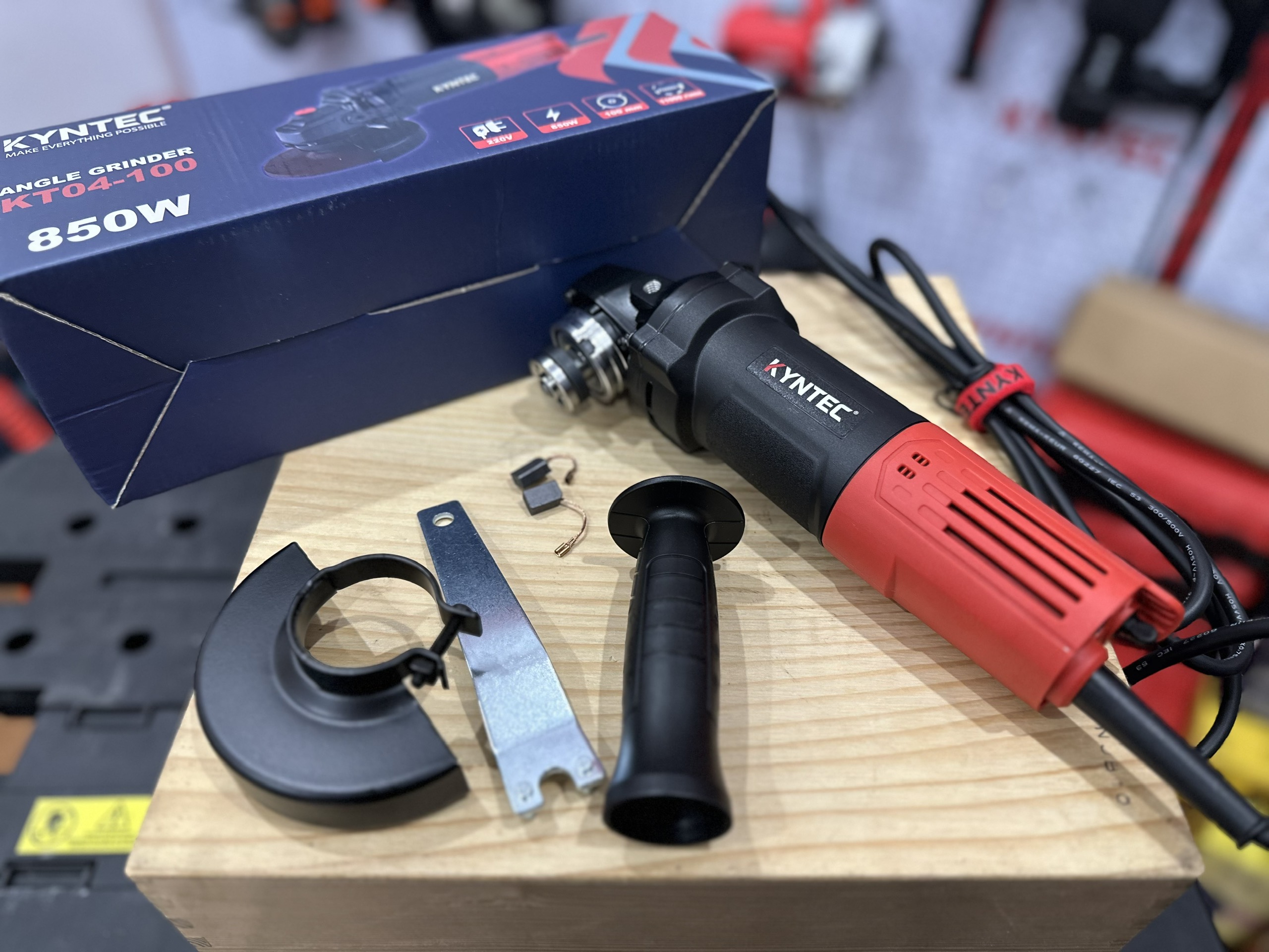 MÁY MÀI CÔNG TẮC ĐUÔI 850W KYNTEC KT04 - 100