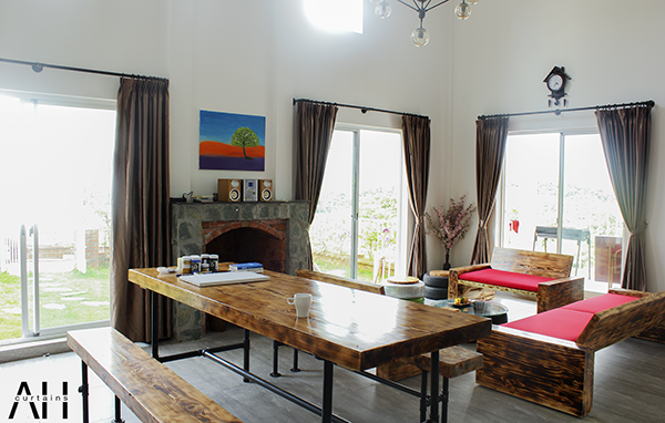 rèm cửa đẹp mang phong cách hiện đại.Tại Biệt thự Beverly Hill,Lương Sơn,Hòa Bình.