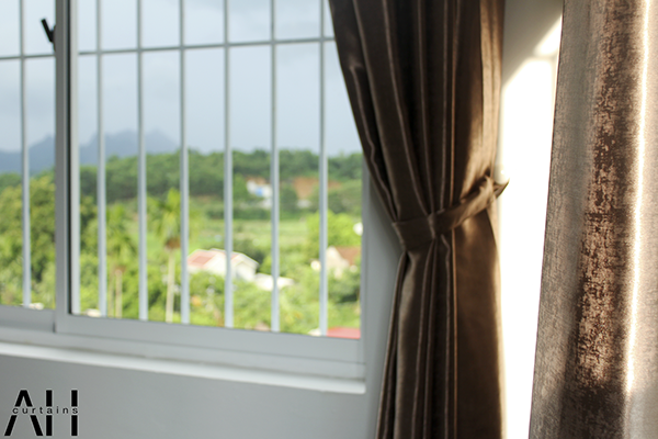 rèm cửa đẹp mang phong cách hiện đại.Tại Biệt thự Beverly Hill,Lương Sơn,Hòa Bình.