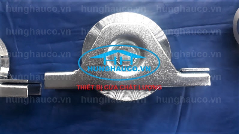 bánh xe ray V gắn âm - bắn vít | Công ty TNHH Thiết Bị Cửa Hùng Hậu