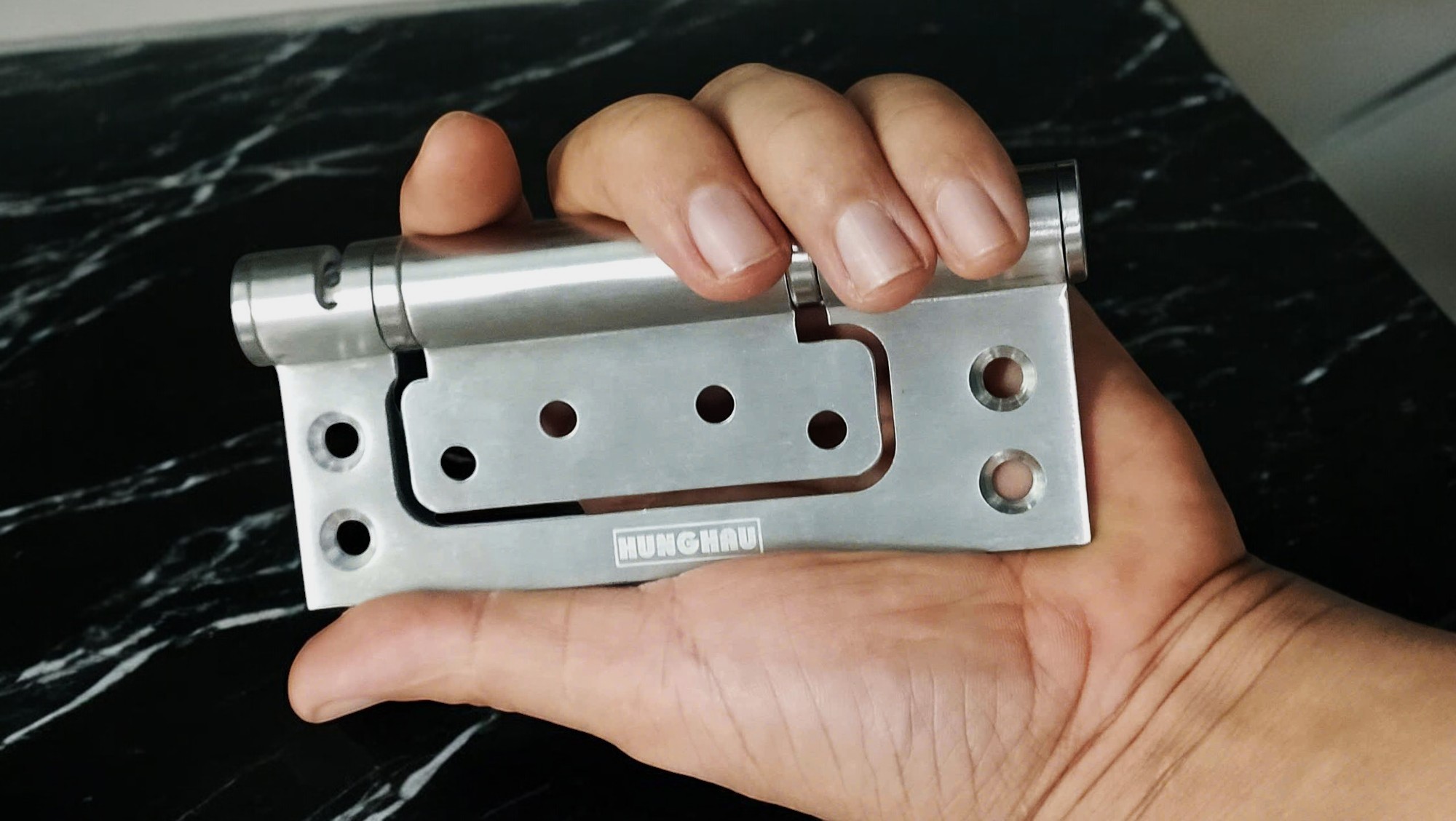 Bản lề Âm Dương tự đóng (bản lề cánh Bướm tự đóng)