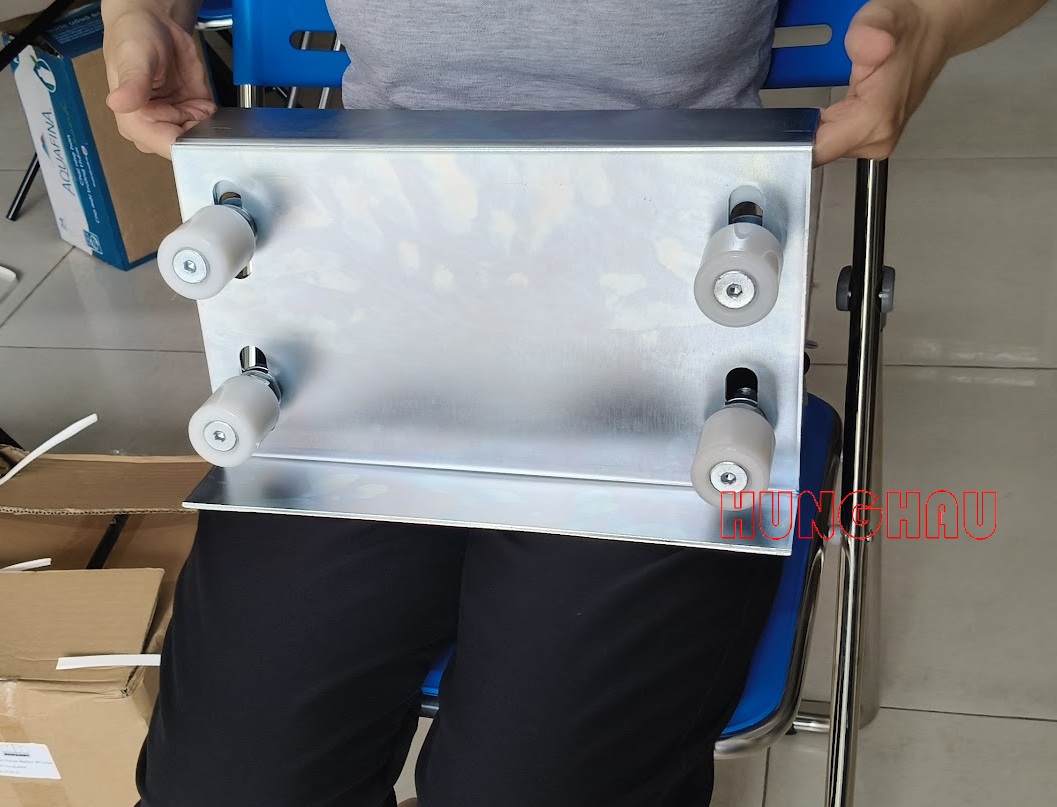 Bộ dẫn hướng cổng 4 lăn D40-L350