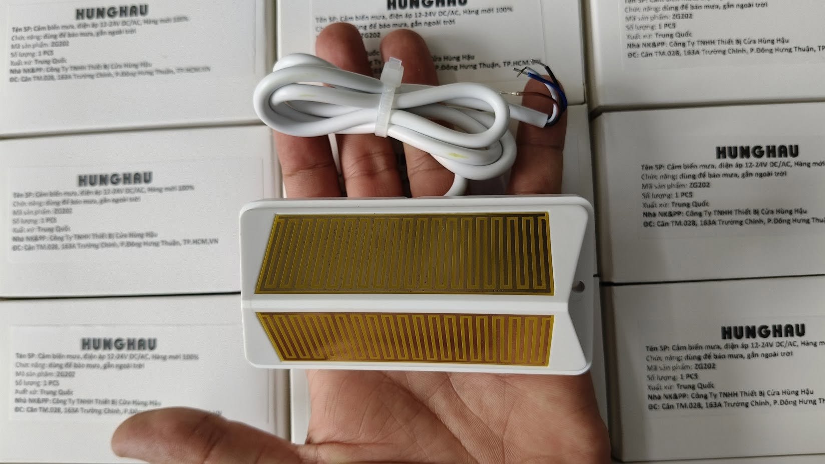 Cảm biến mưa (sensor phát hiện mưa)