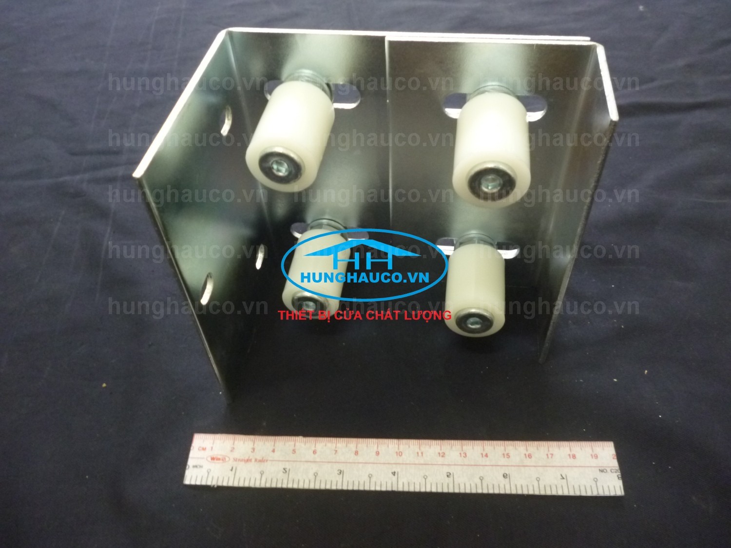 bộ dẫn hướng cổng lùa 4 lăn D30mm