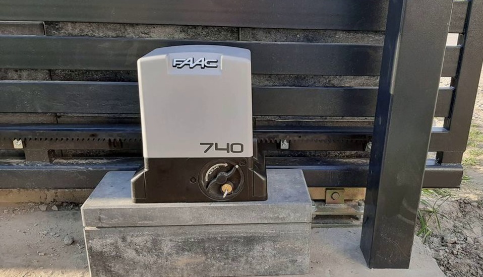 Motor cổng lùa Italia  FAAC 740 - tải 500kg