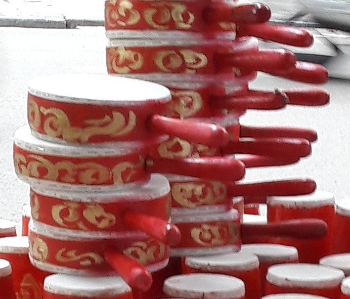 Trống cầm tay