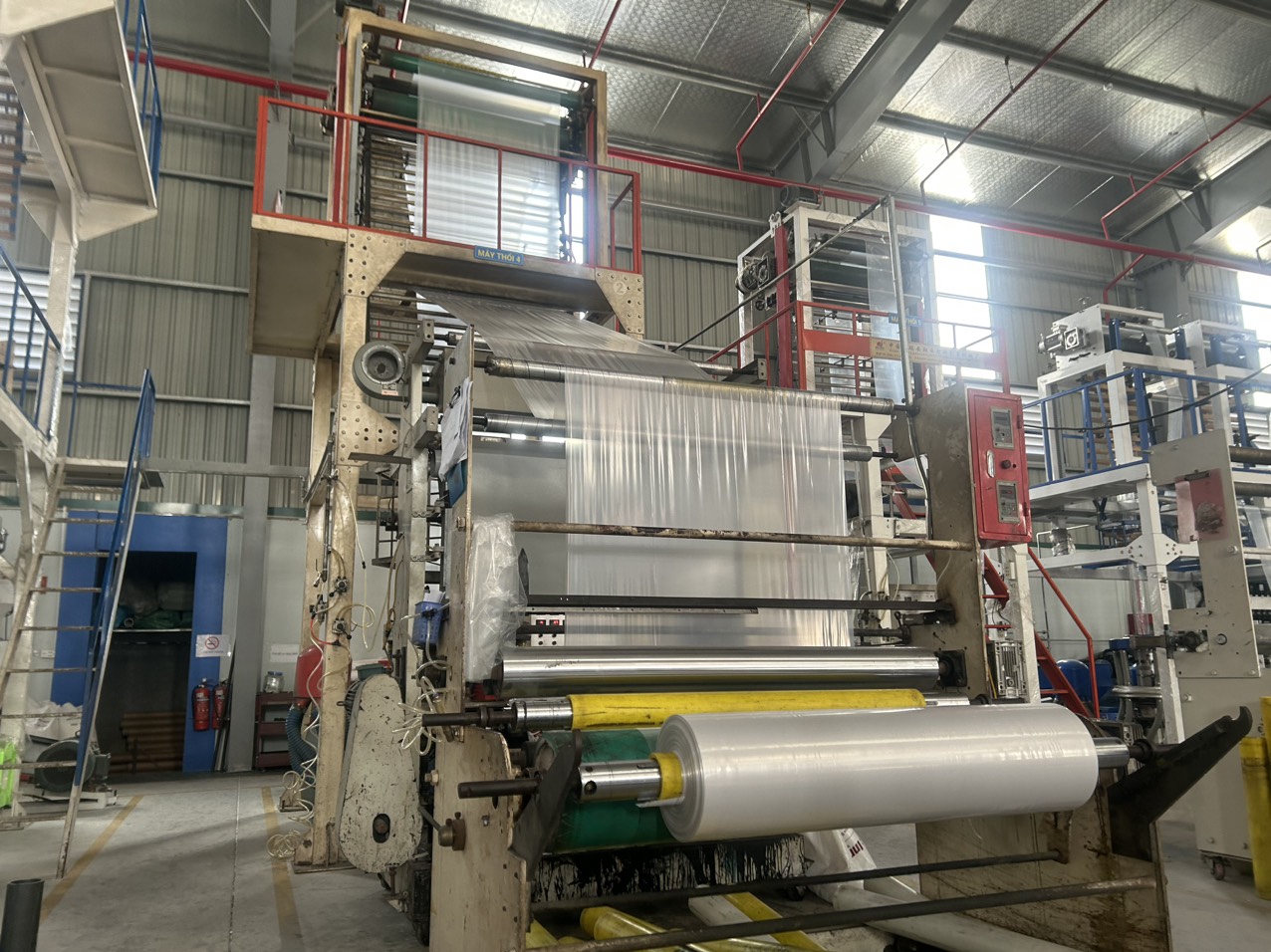 Cuộn màng co cỡ lớn