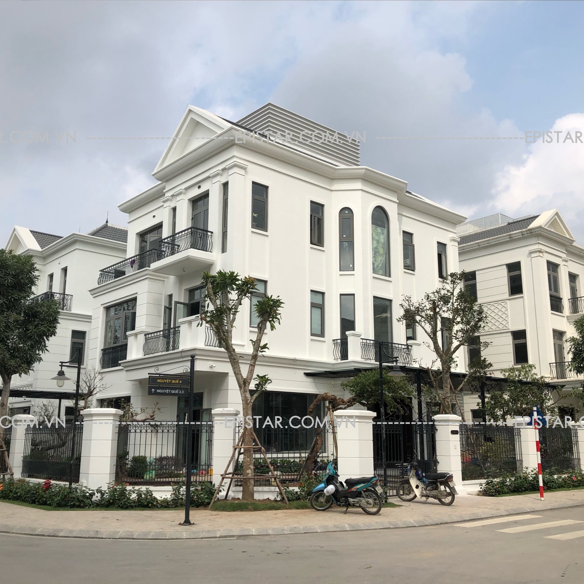 BIỆT THỰ VINHOMES LONG BIÊN