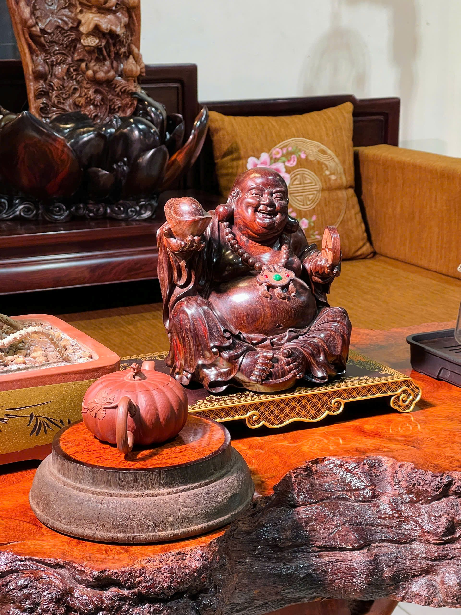 TƯỢNG DI LẶC GỖ SƯA