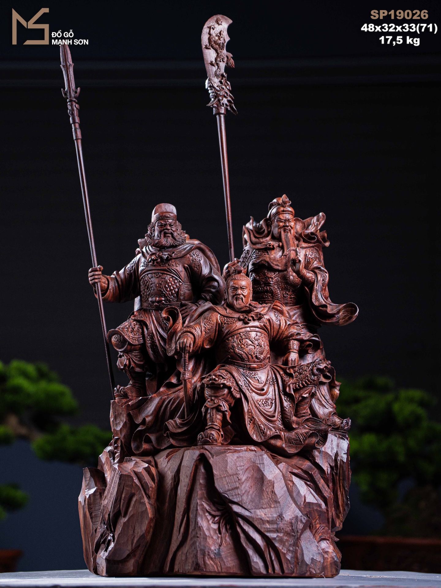 TƯỢNG TAM VỊ ANH HÙNG - GỖ TỬ ĐÀN