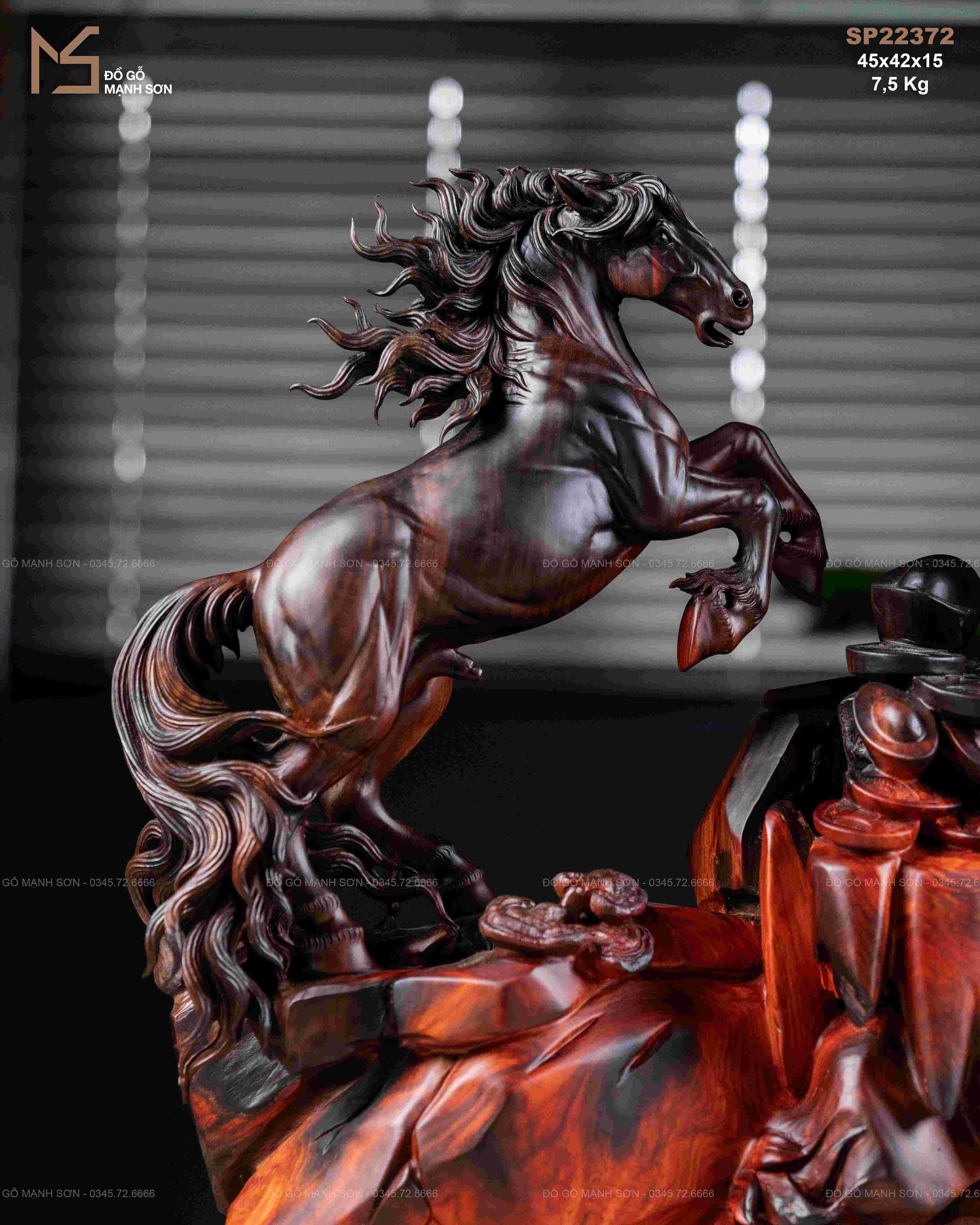 TƯỢNG NHẤT MÃ PHI THIÊN GỖ TRẮC