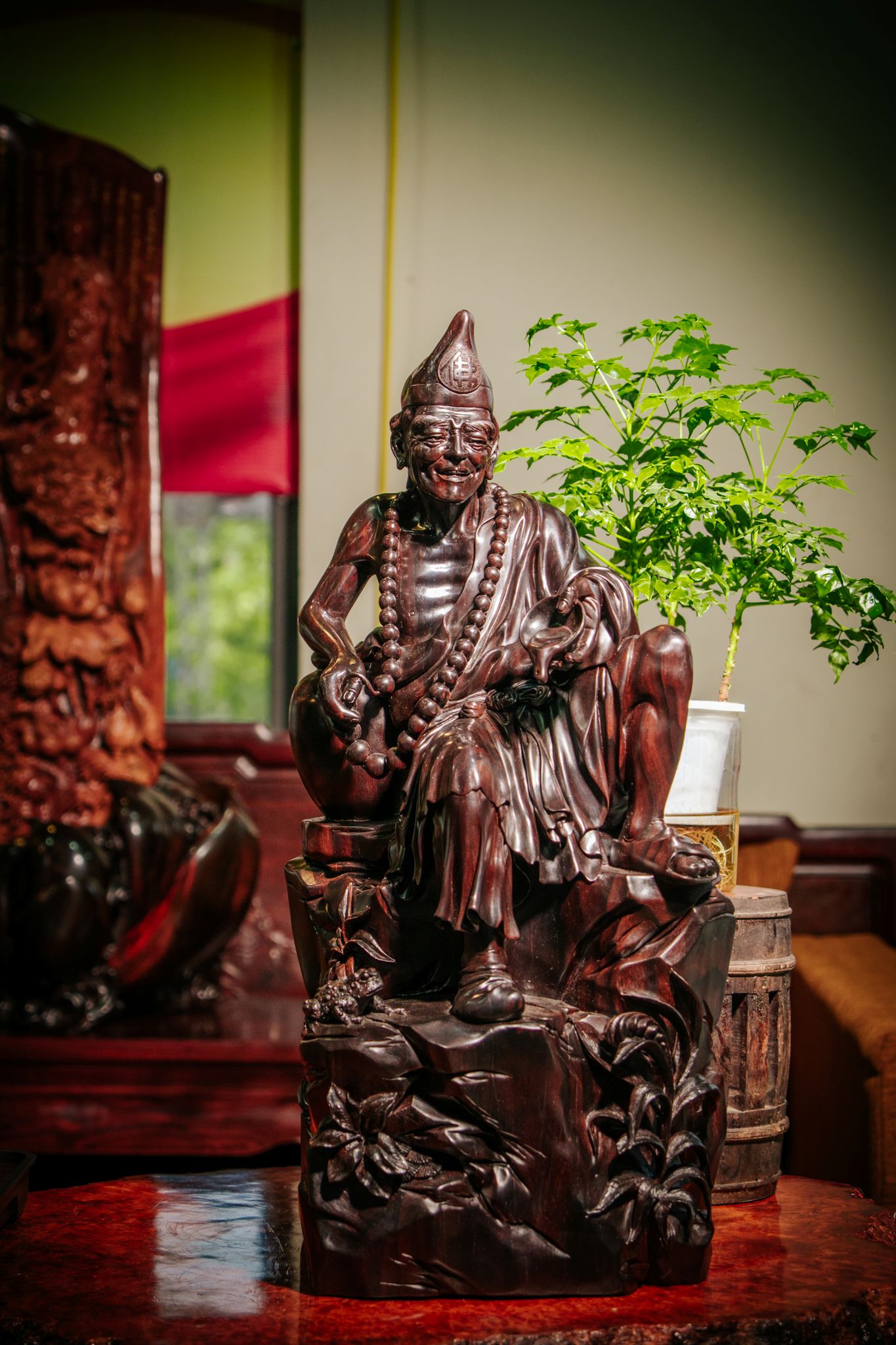 TƯỢNG TẾ CÔNG - GỖ TỬ ĐÀN