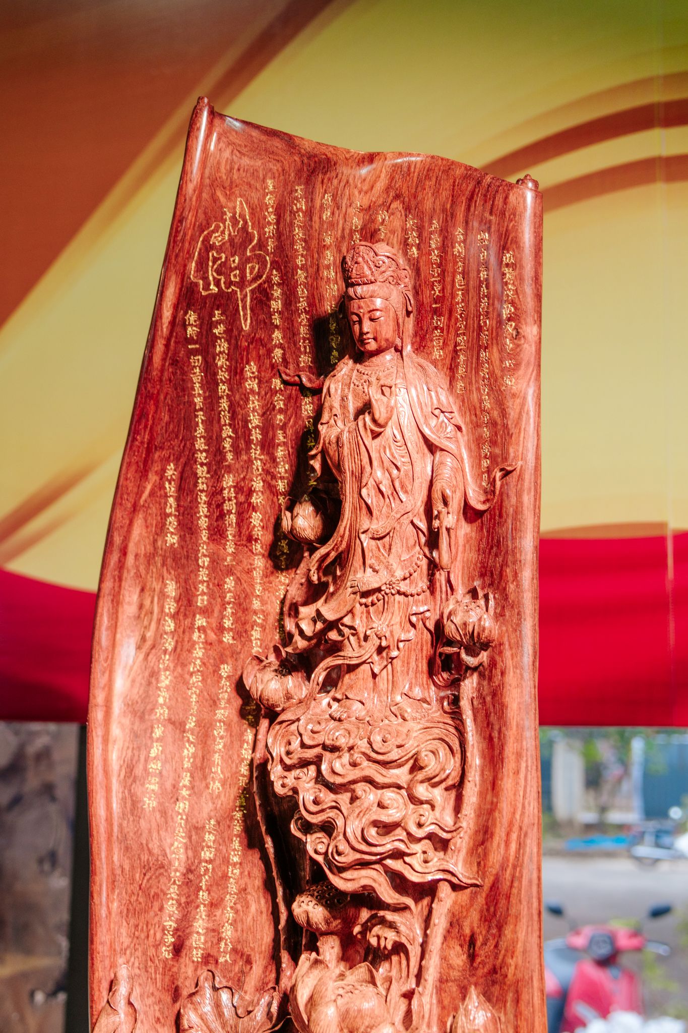 TƯỢNG PHẬT GỖ SƯA